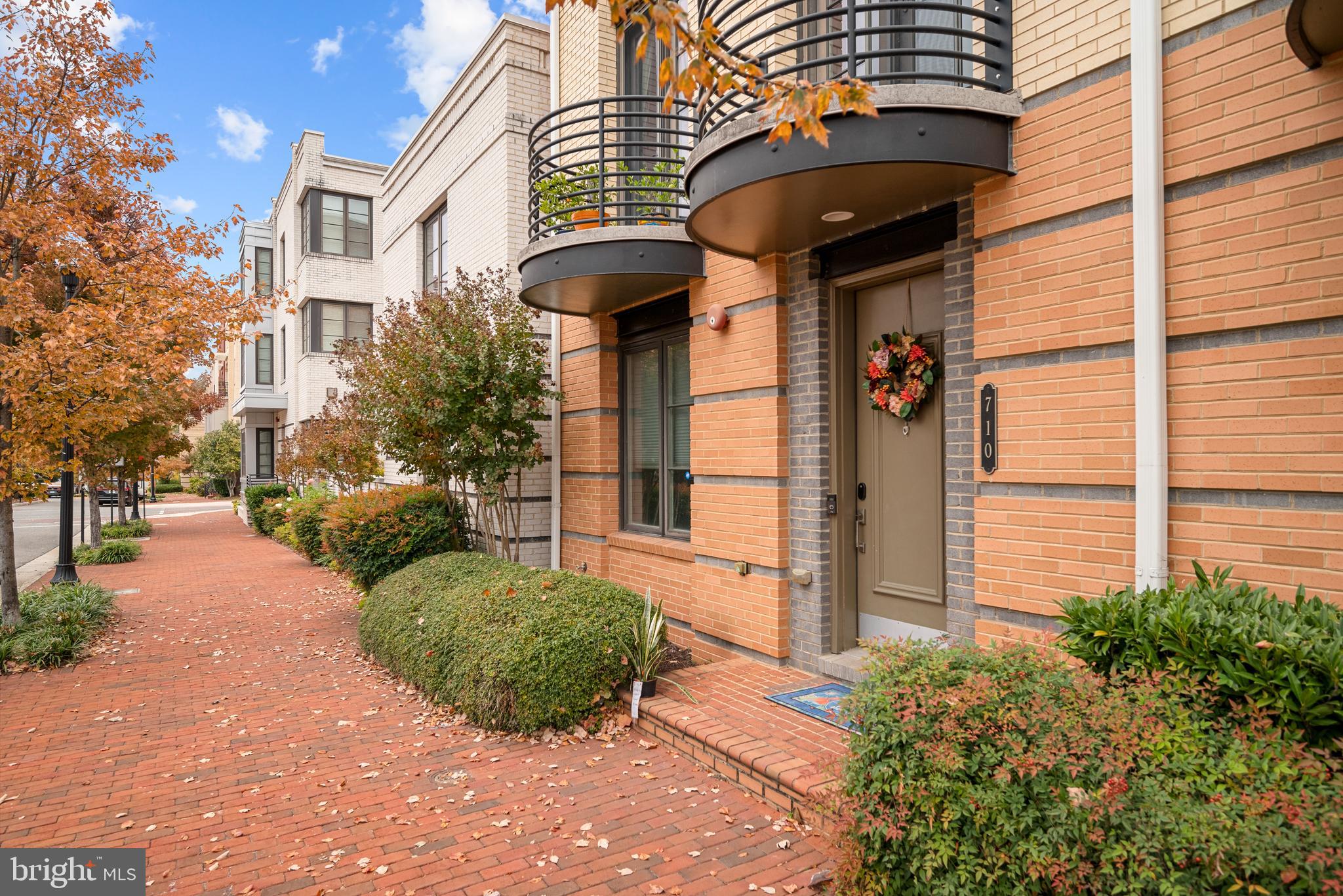 POTOMAC YARD - Residential Lease