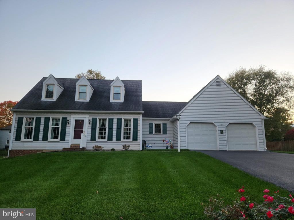 Photo of 342 Greenbriar Drive, Lancaster, PA 17601 (MLS # PALA2042504)