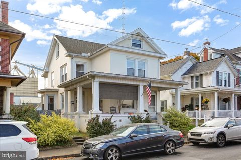 Photo of 11 W Stiegel Street, Manheim, PA 17545 (MLS # PALA2059932)