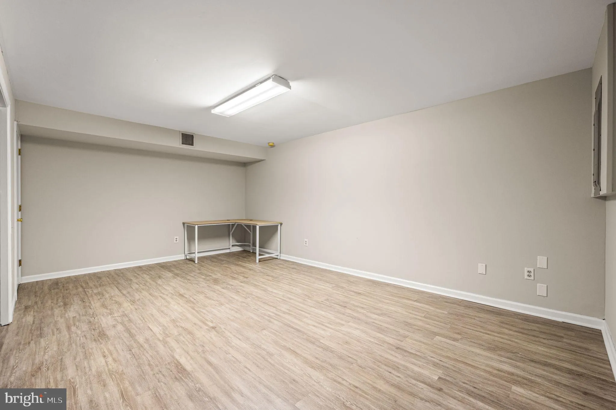 Wilmington, Delaware 19802, United States, 3 Bedrooms Bedrooms, ,3 BathroomsBathrooms,Residential,Active,173015