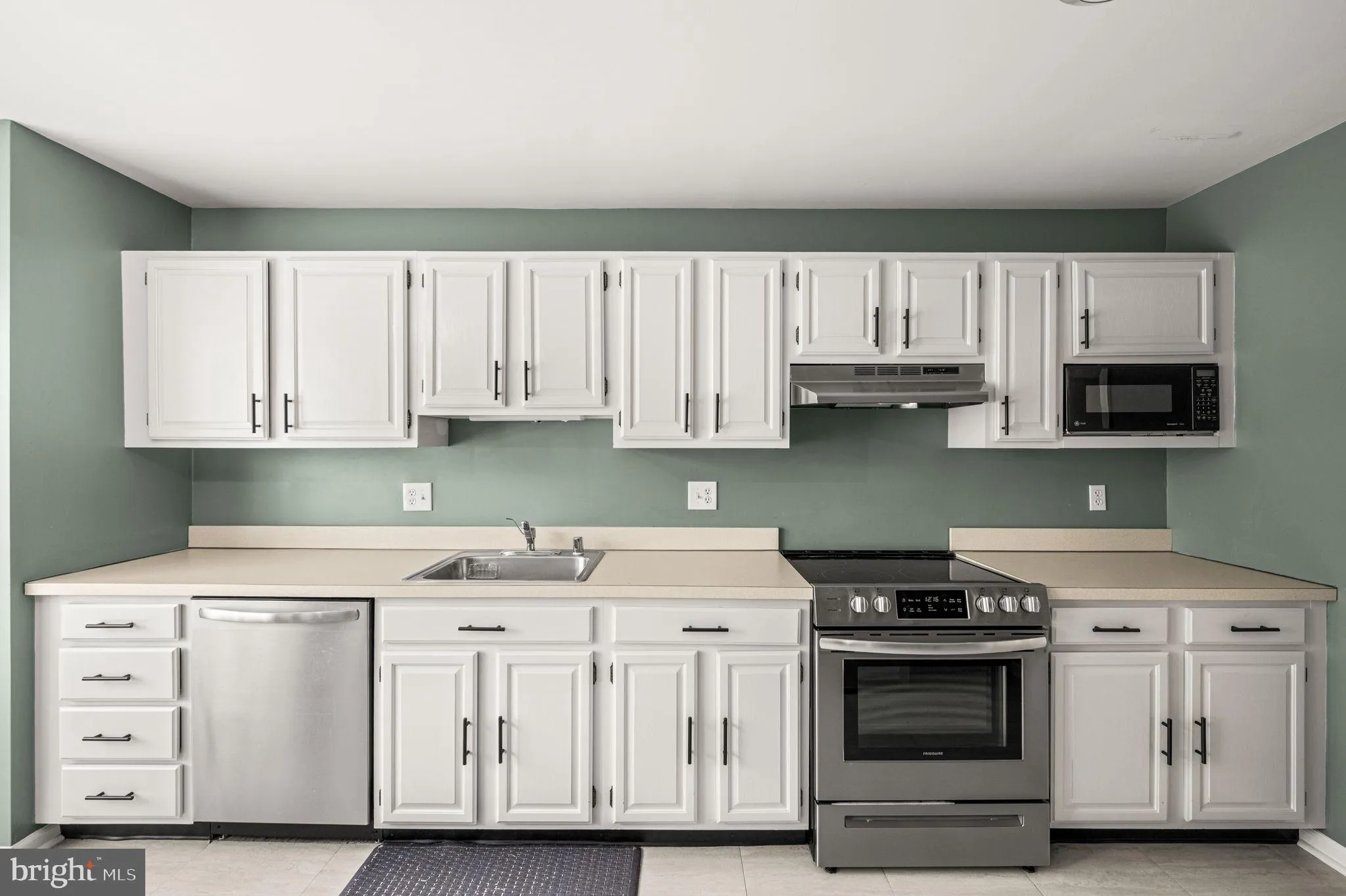 Wilmington, Delaware 19802, United States, 3 Bedrooms Bedrooms, ,3 BathroomsBathrooms,Residential,Active,173015