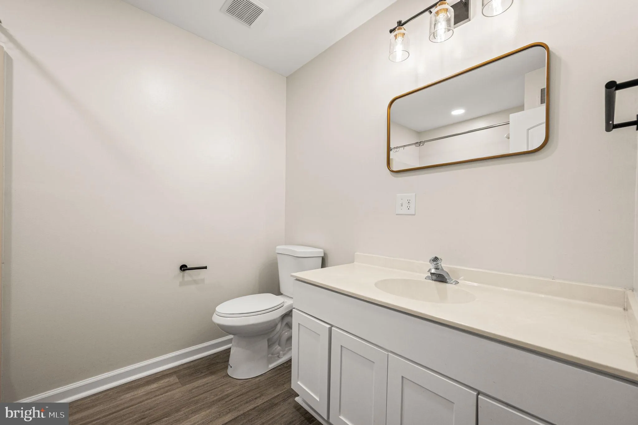 Wilmington, Delaware 19802, United States, 3 Bedrooms Bedrooms, ,3 BathroomsBathrooms,Residential,Active,173015