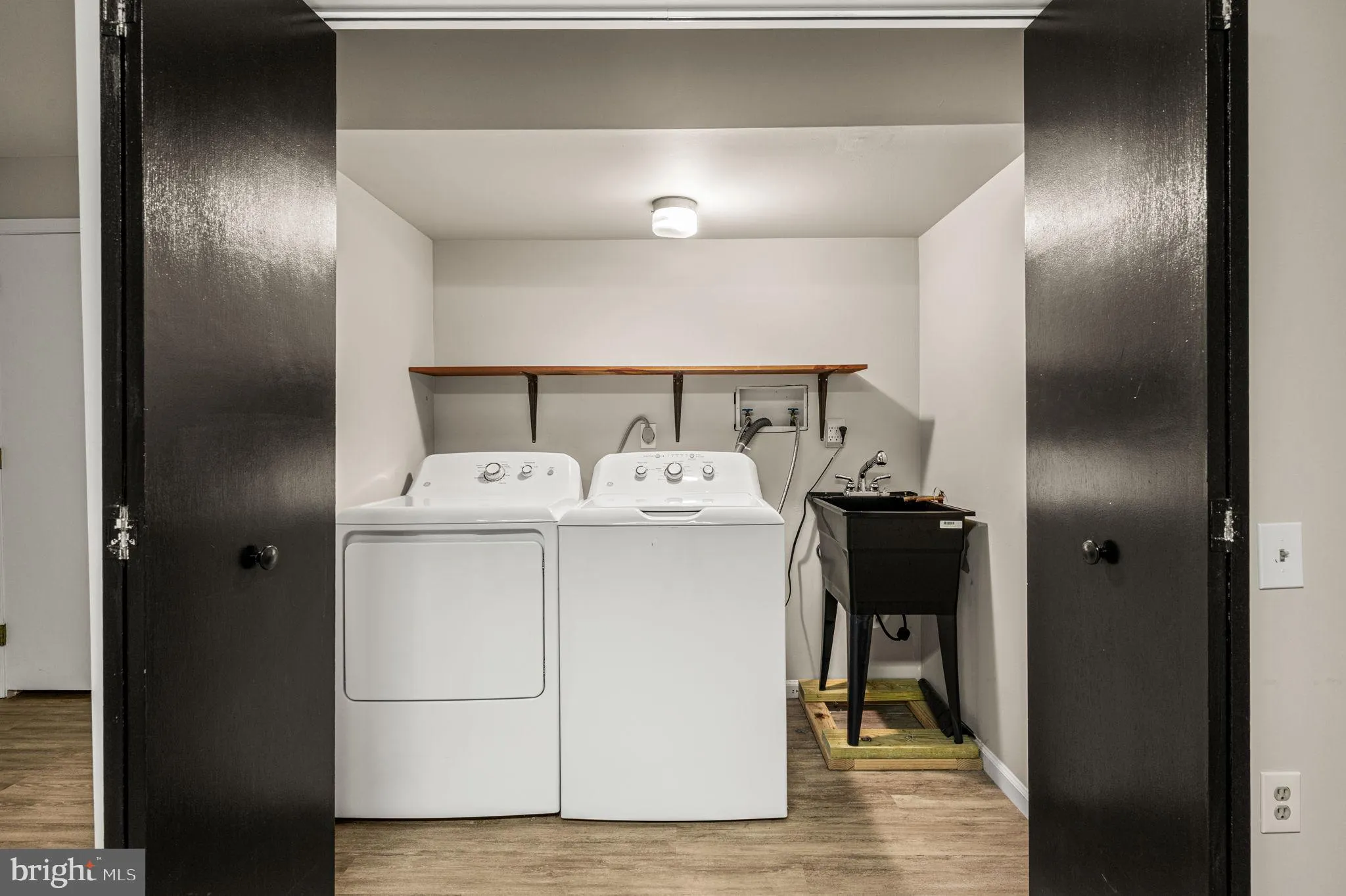 Wilmington, Delaware 19802, United States, 3 Bedrooms Bedrooms, ,3 BathroomsBathrooms,Residential,Active,173015