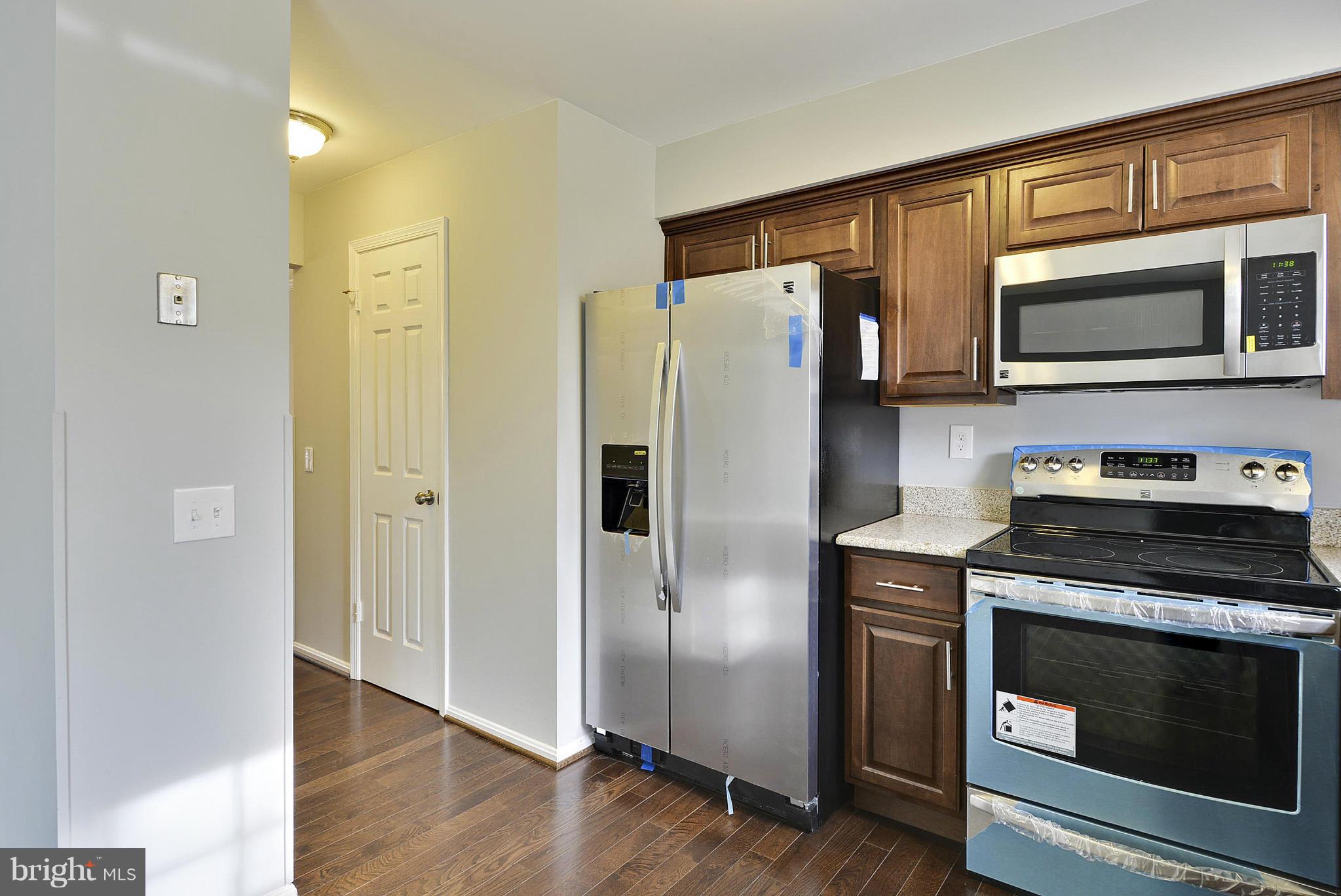 DUMONT OAKS - Residential