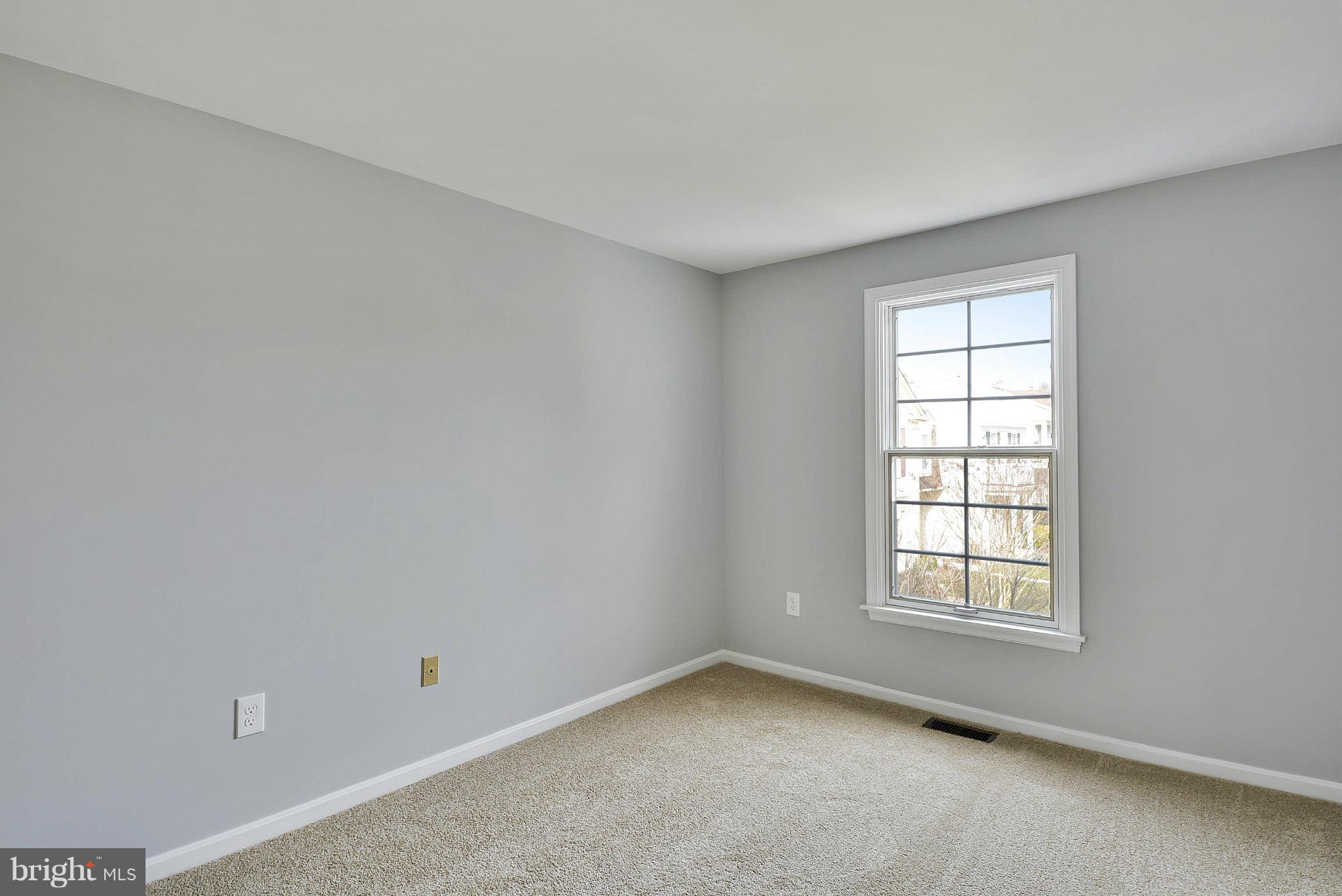 DUMONT OAKS - Residential