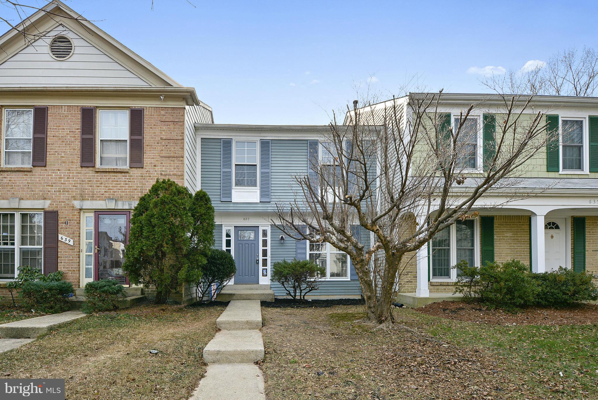 DUMONT OAKS - Residential