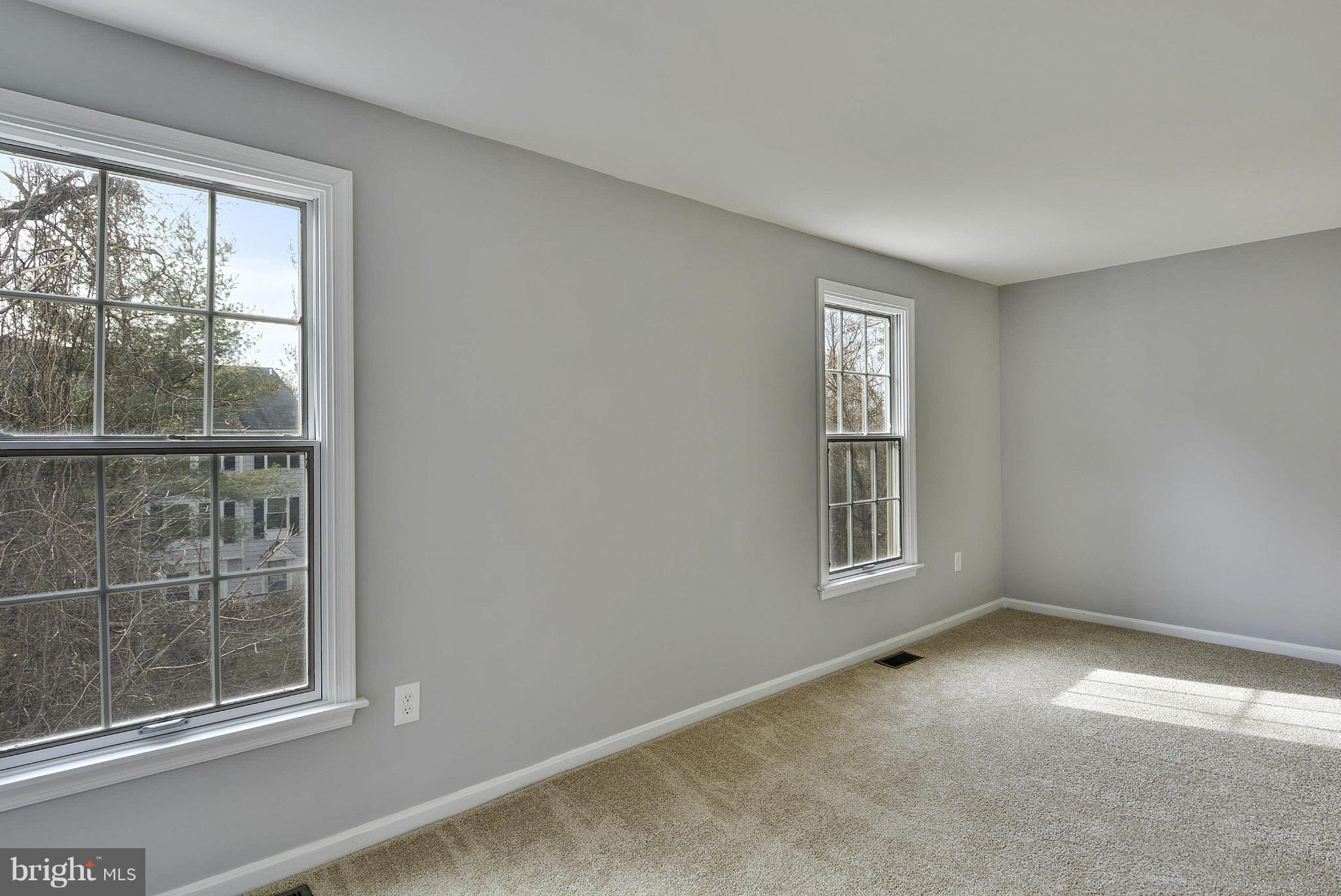 DUMONT OAKS - Residential