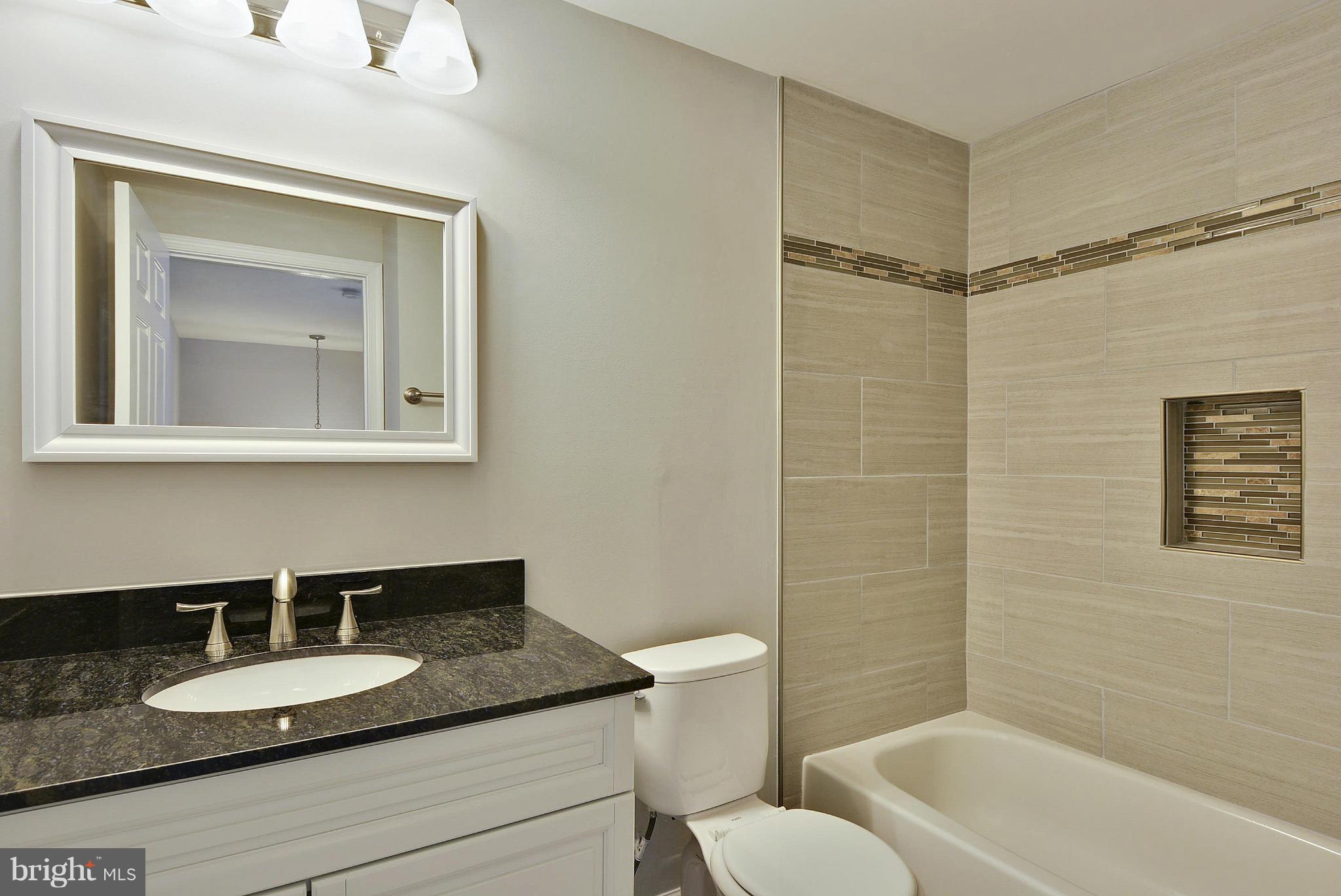 DUMONT OAKS - Residential