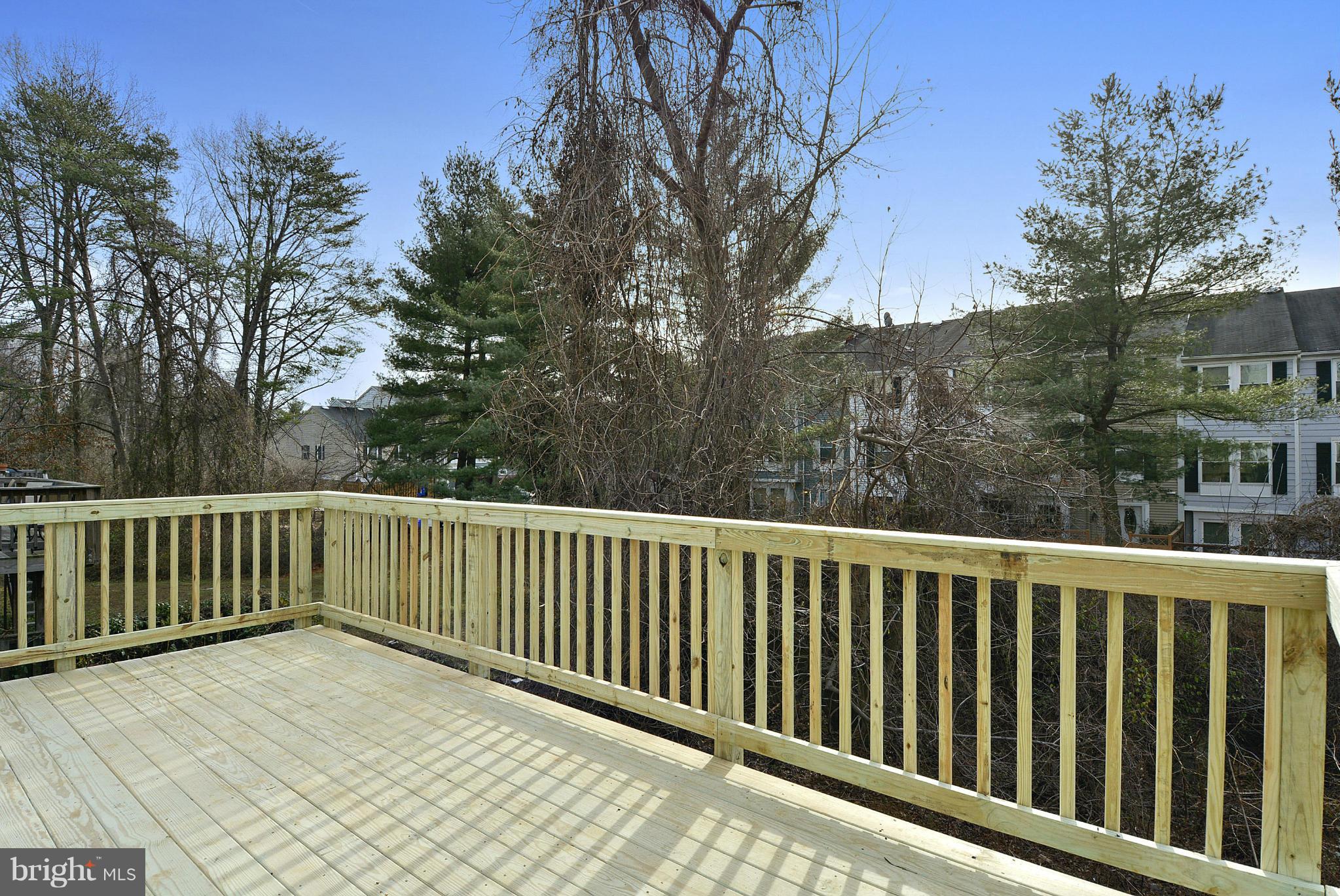 DUMONT OAKS - Residential