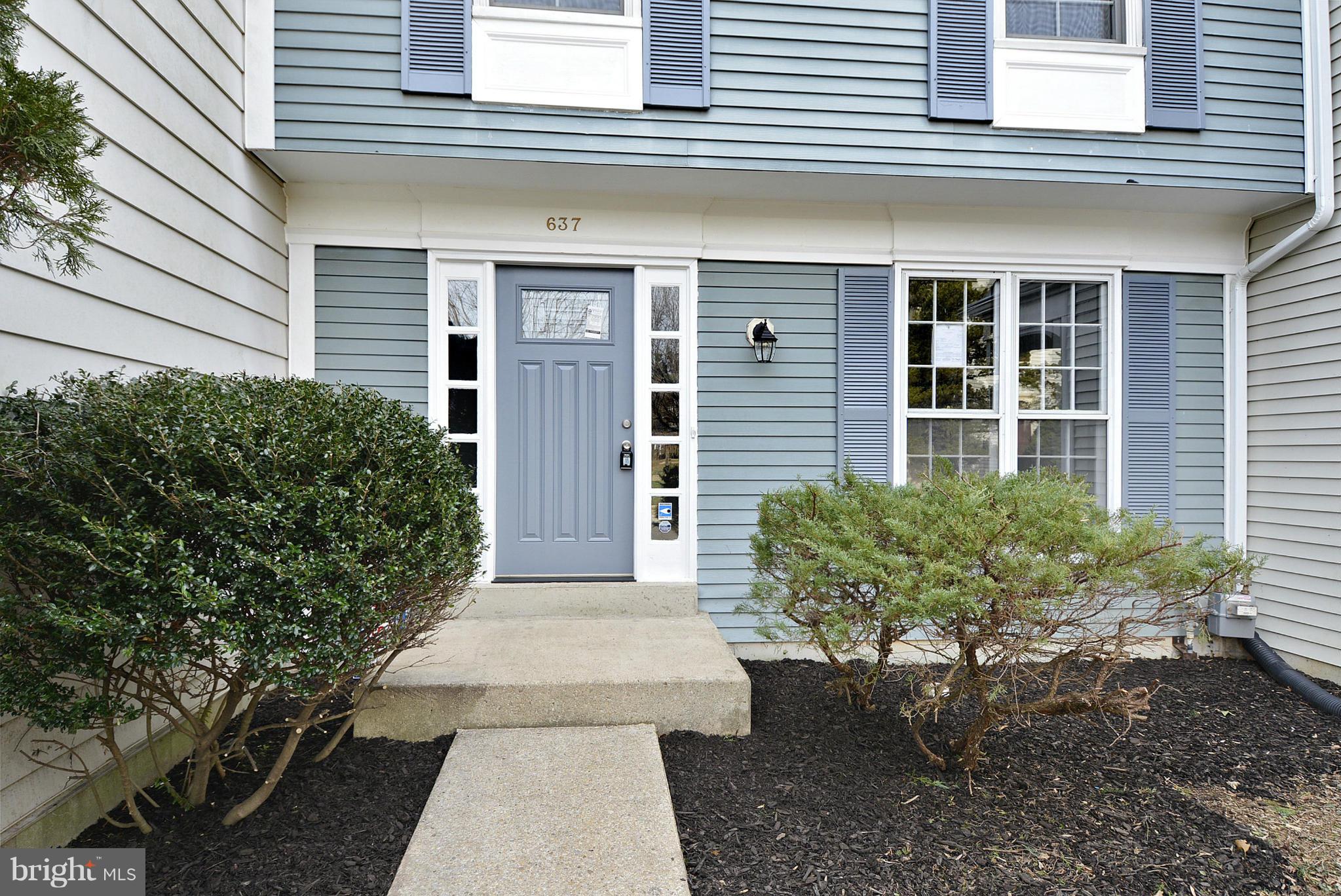 DUMONT OAKS - Residential