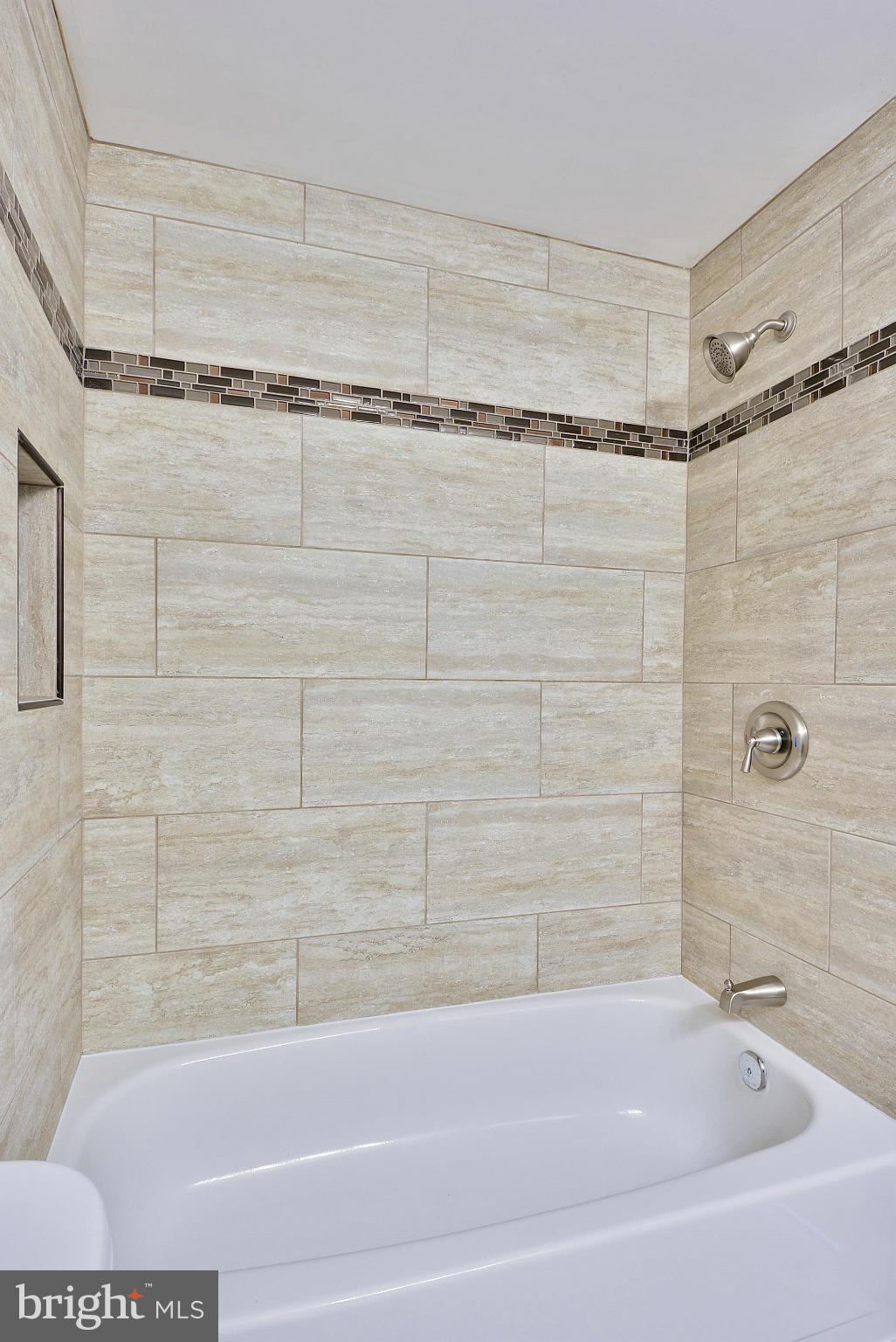 DUMONT OAKS - Residential