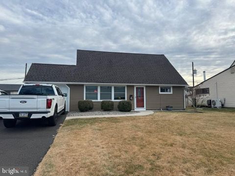 38 VICAR LANE LEVITTOWN PA 19054