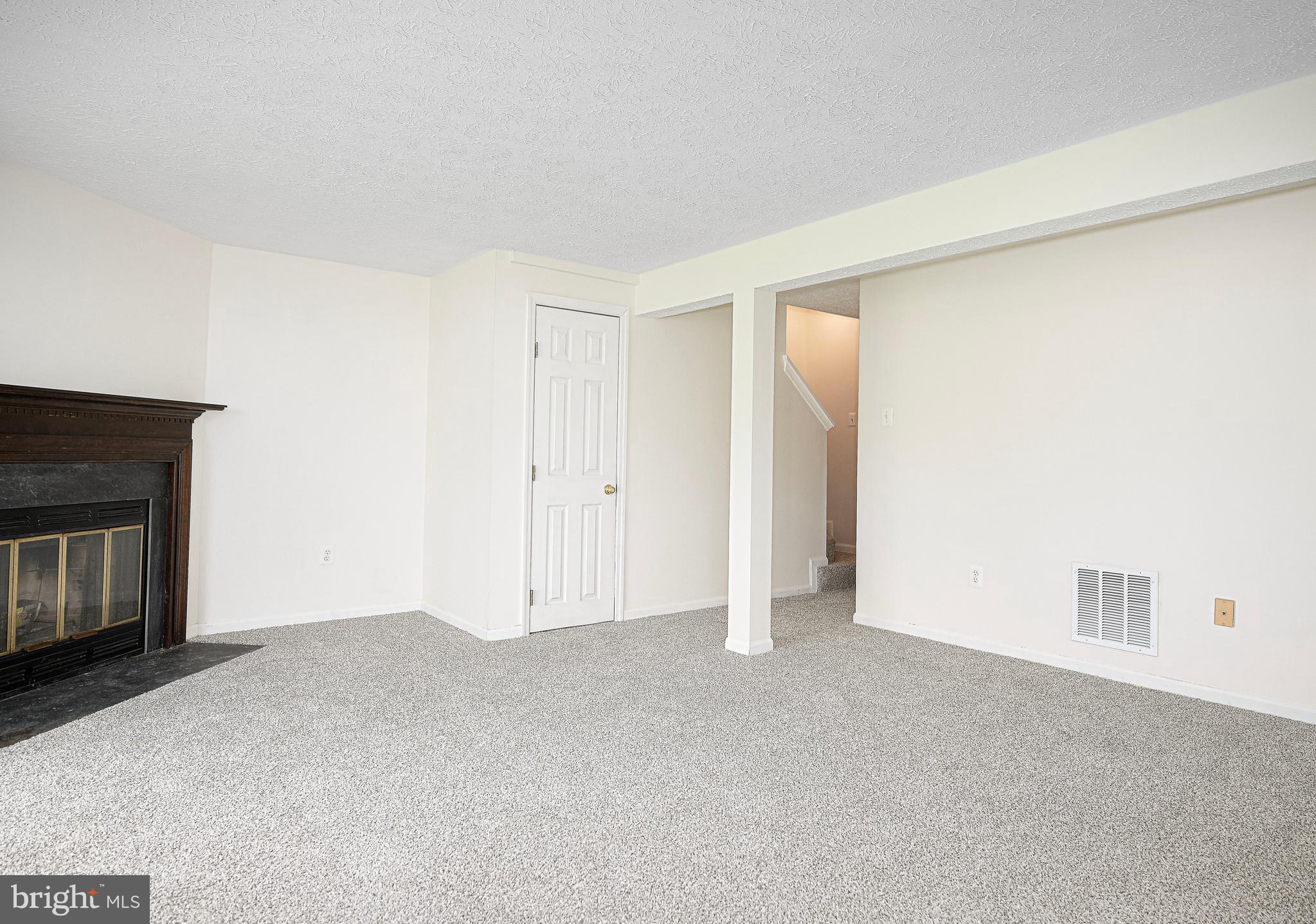 WOODBRIDGE CENTER - Residential