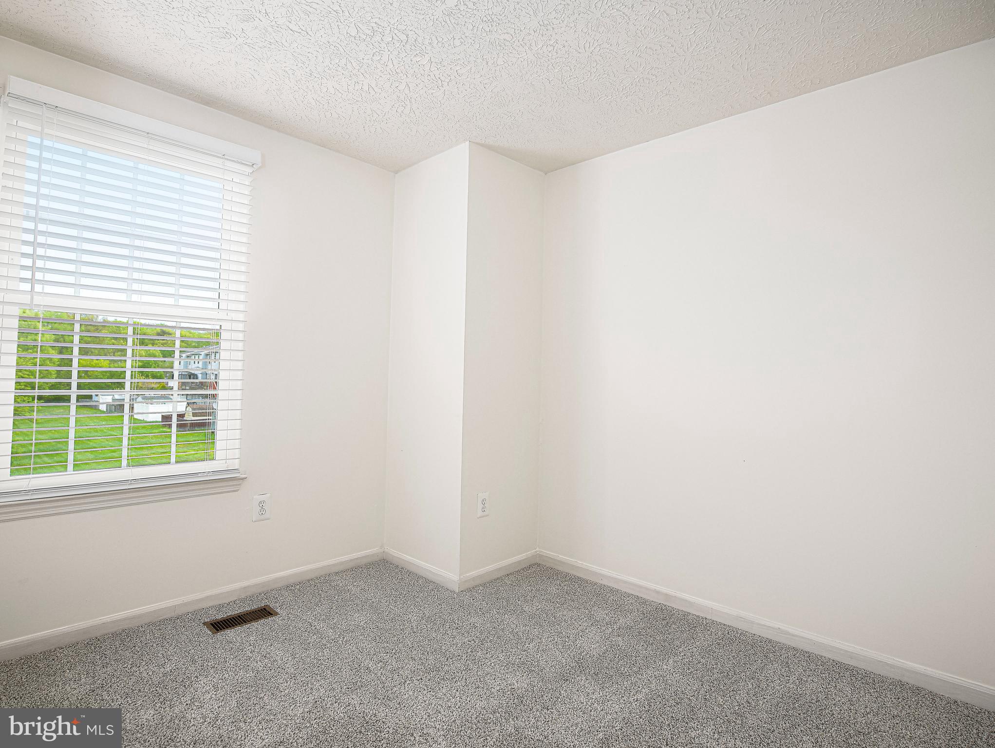 WOODBRIDGE CENTER - Residential