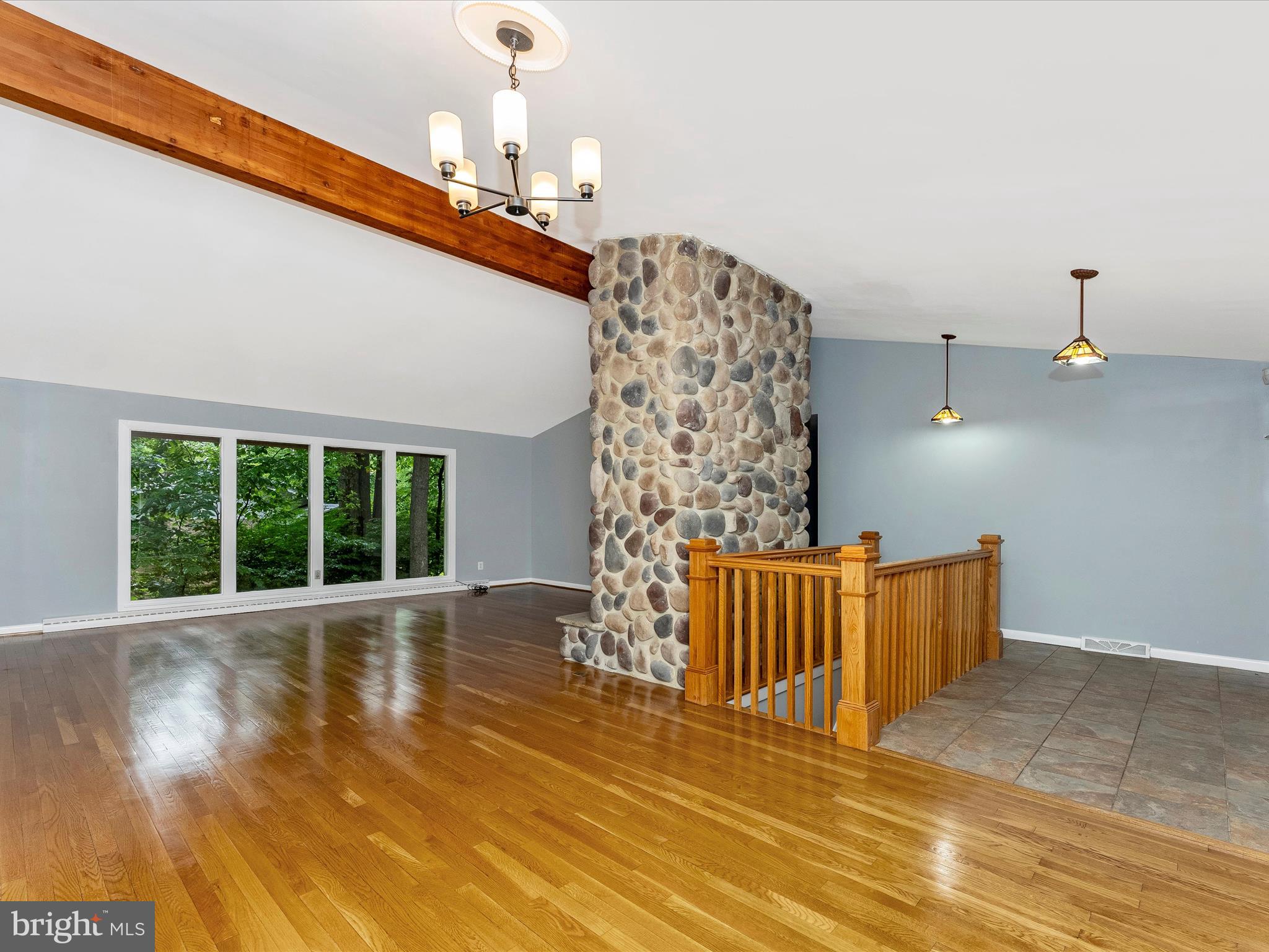 2264 GLENMORE TERRACE