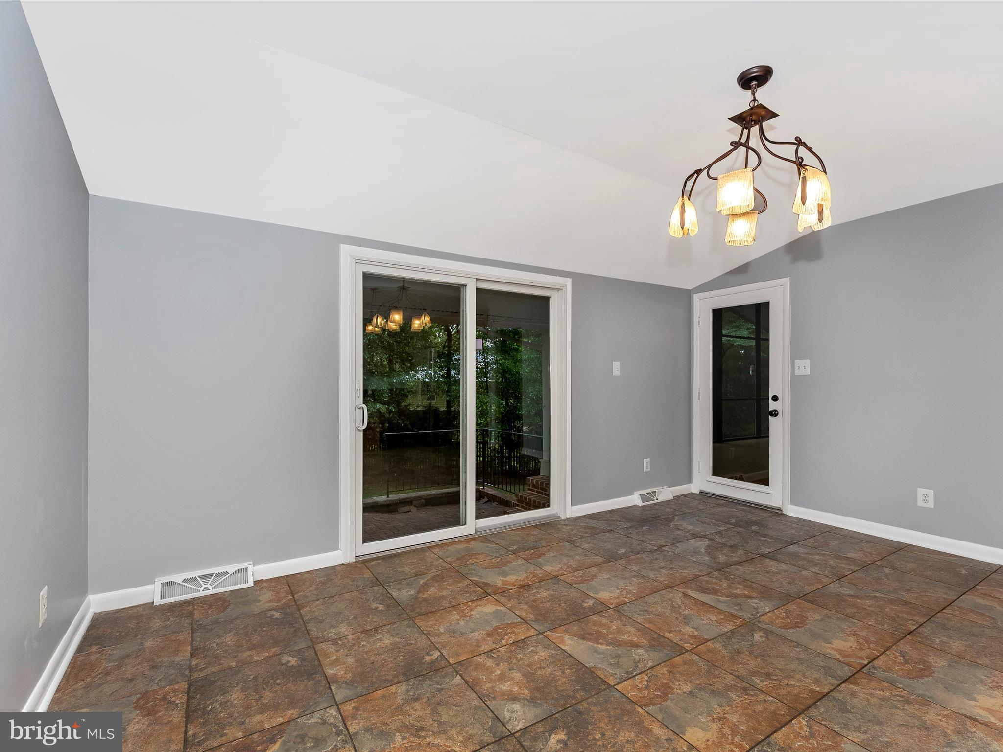 ROCKVILLE - Residential