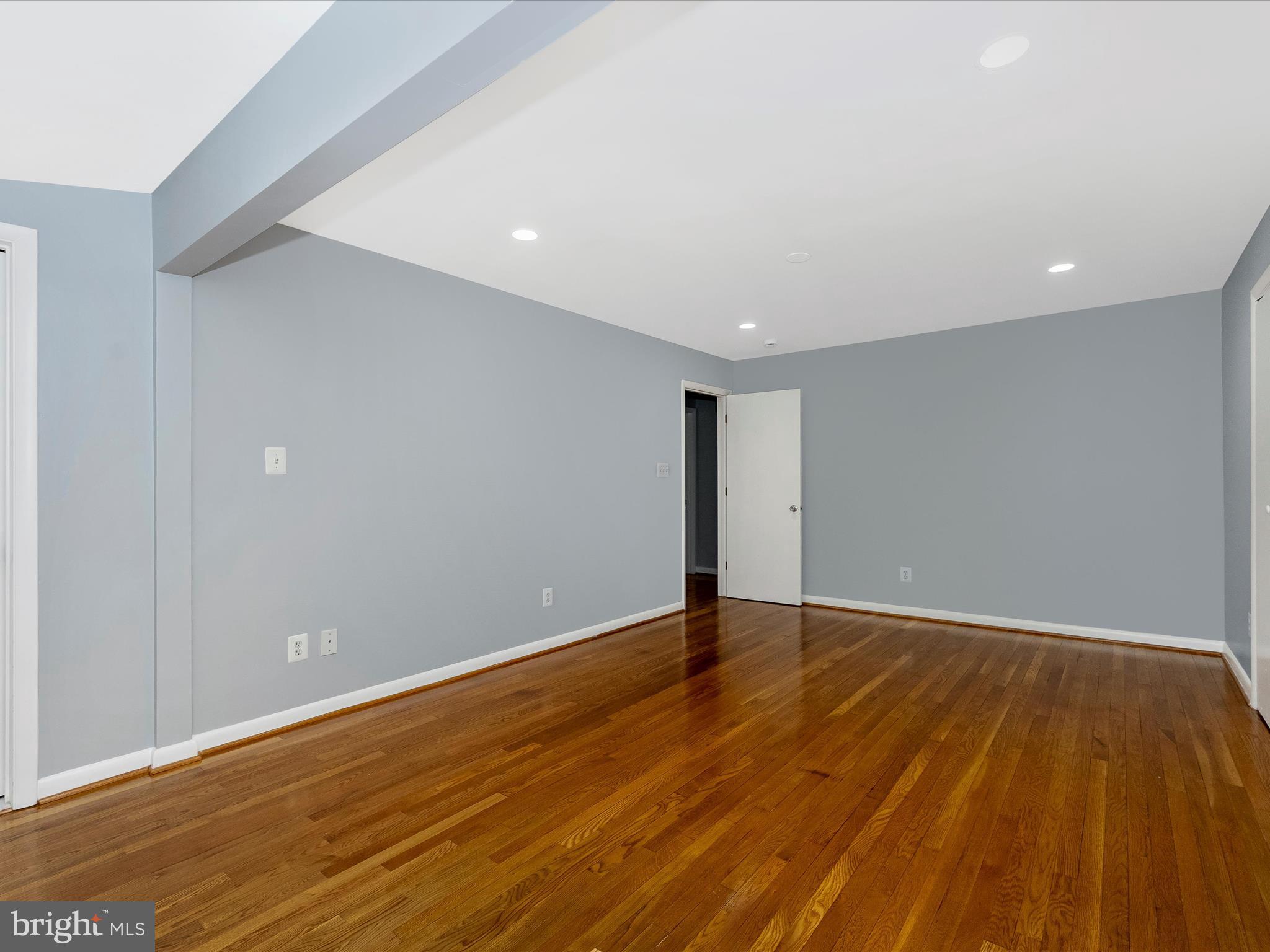 ROCKVILLE - Residential