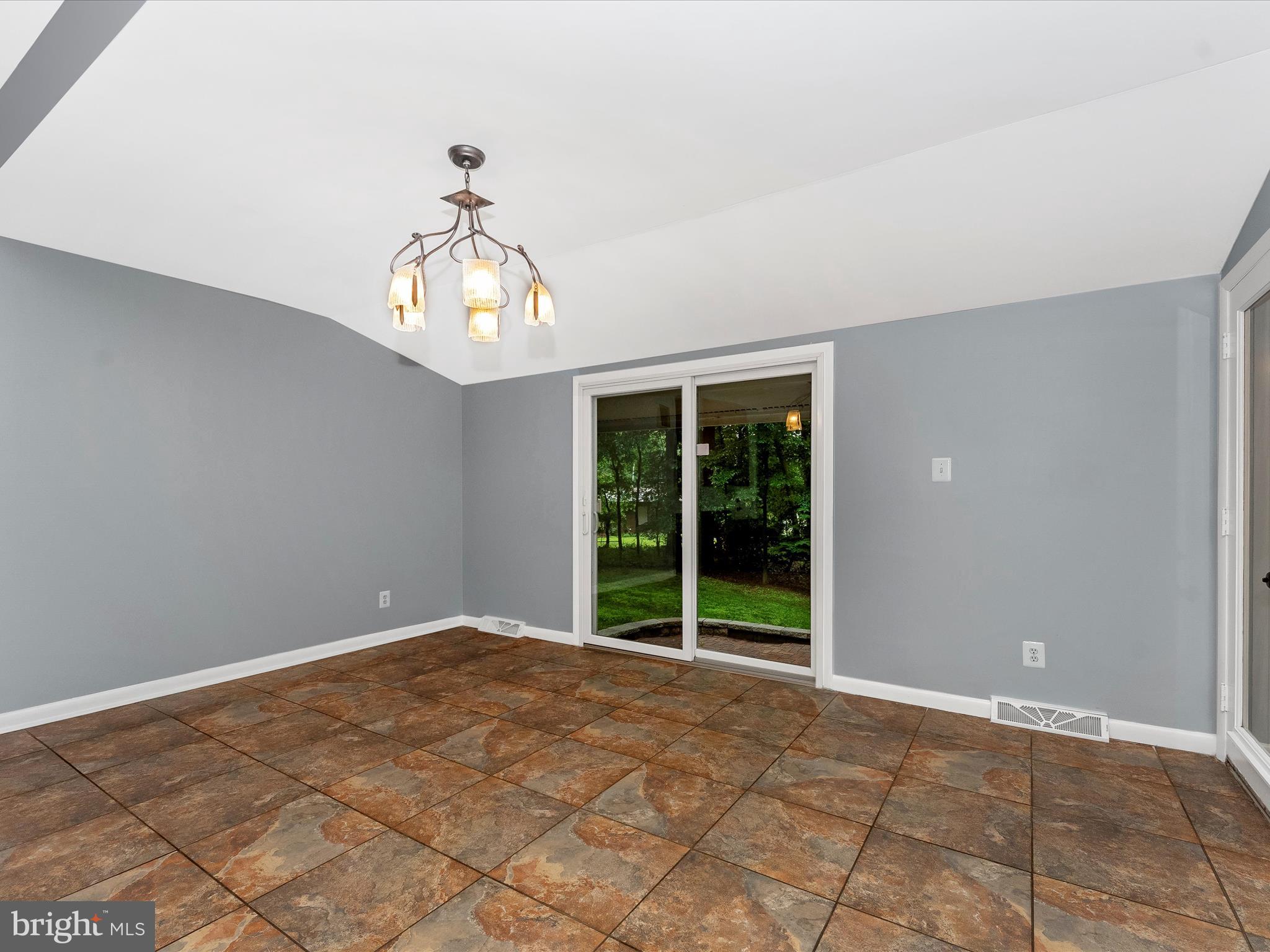 ROCKVILLE - Residential