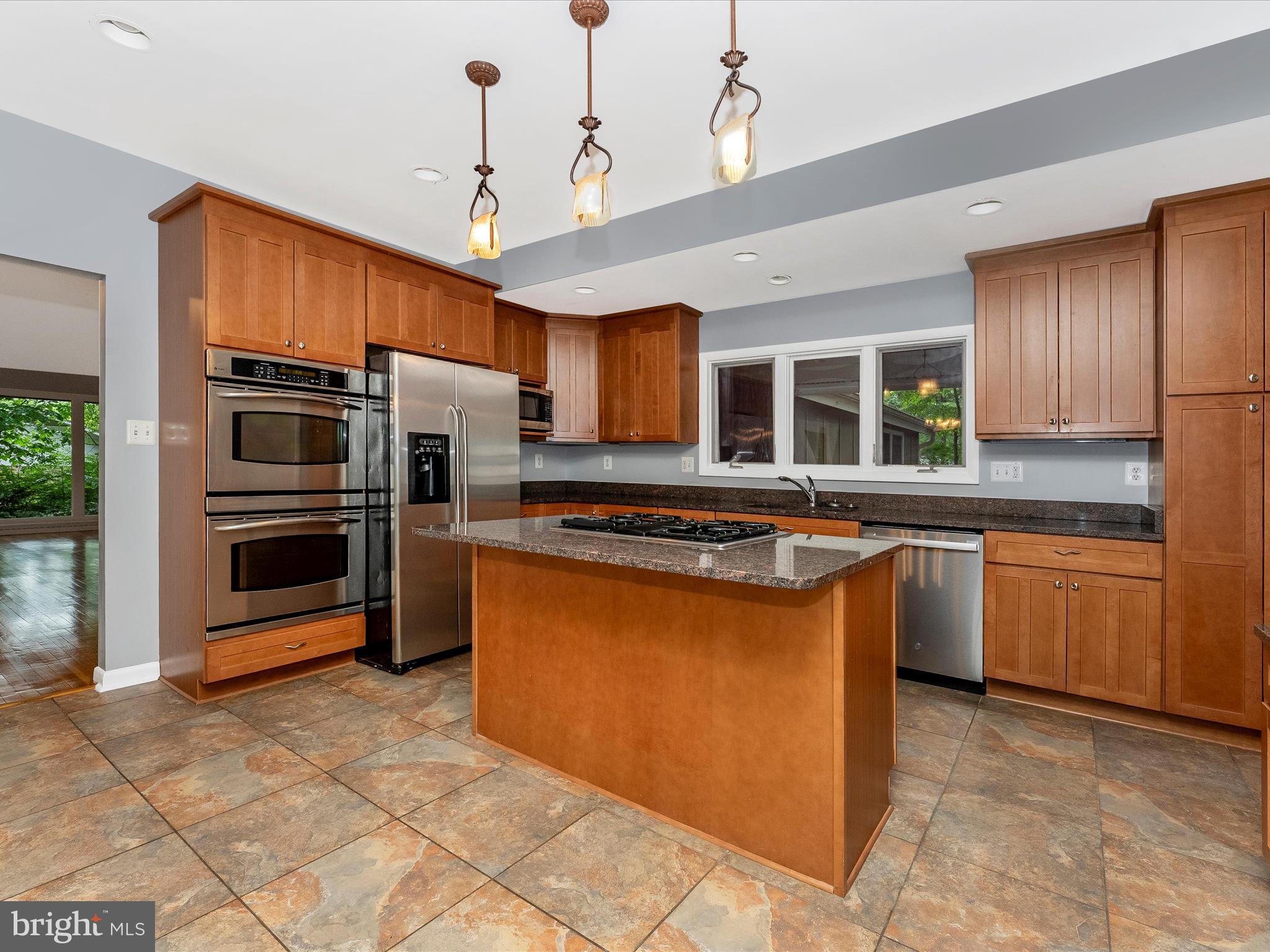 ROCKVILLE - Residential