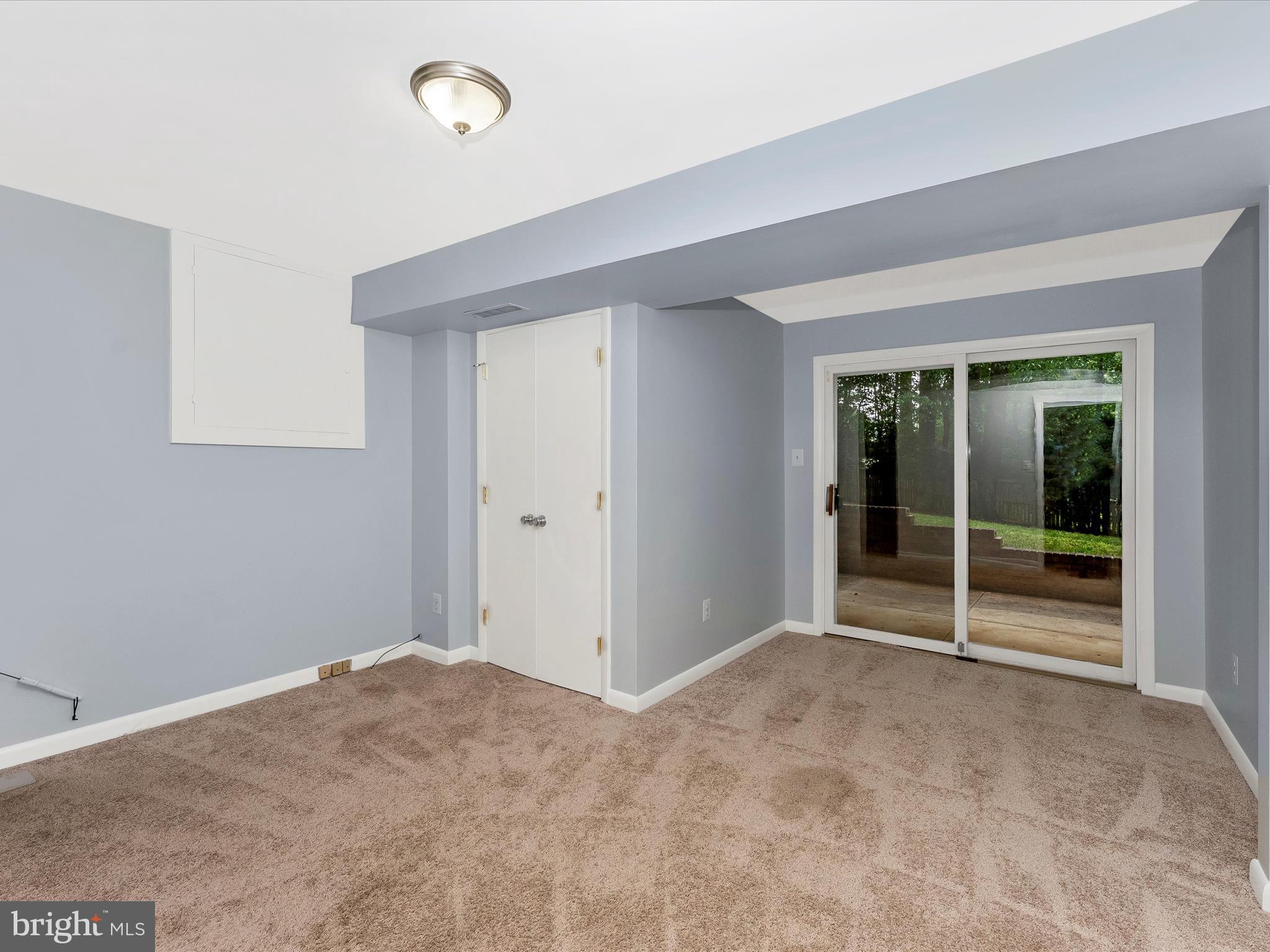 ROCKVILLE - Residential