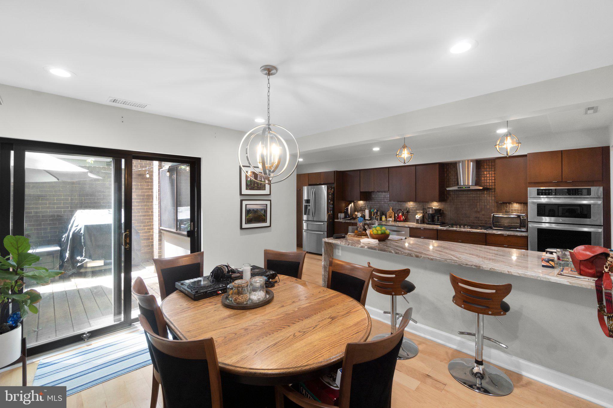 RESTON - Residential Lease