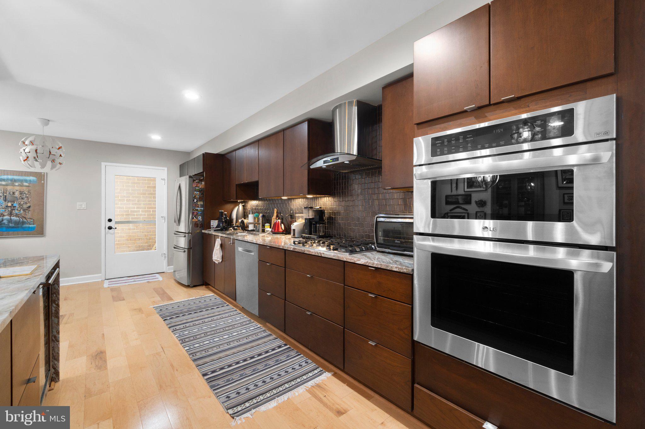 RESTON - Residential Lease