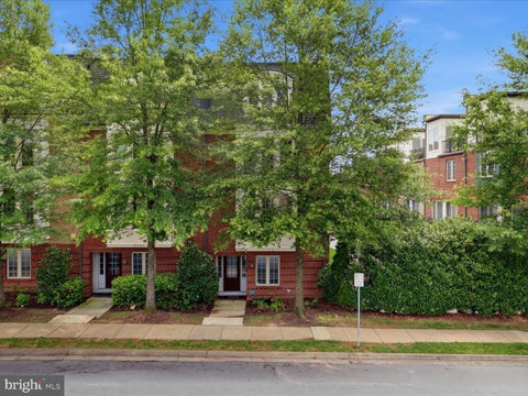 Townhouse For Rent - 3153 Blue Barn Way<br/> FAIRFAX, VA 22031