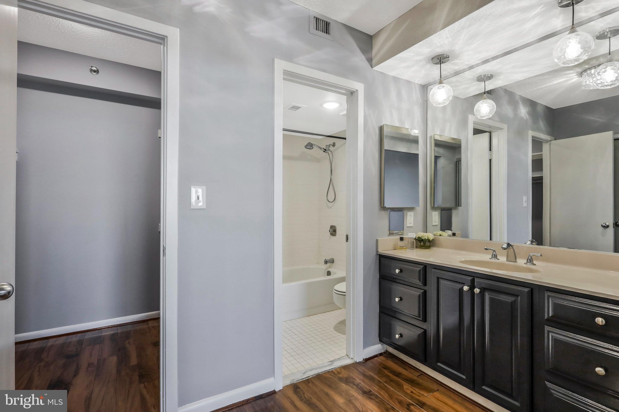 SKYLINE SQUARE CONDO - Residential