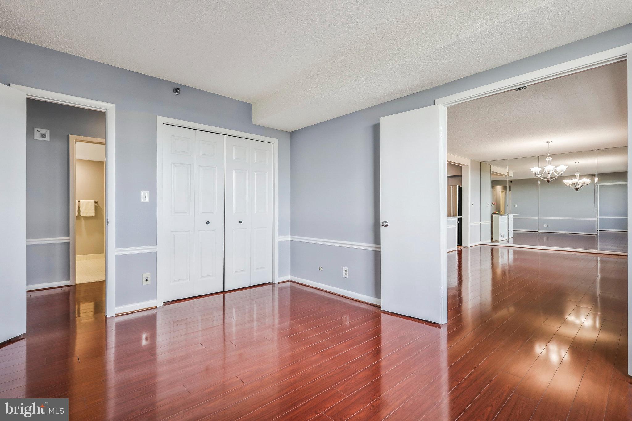 SKYLINE SQUARE CONDO - Residential