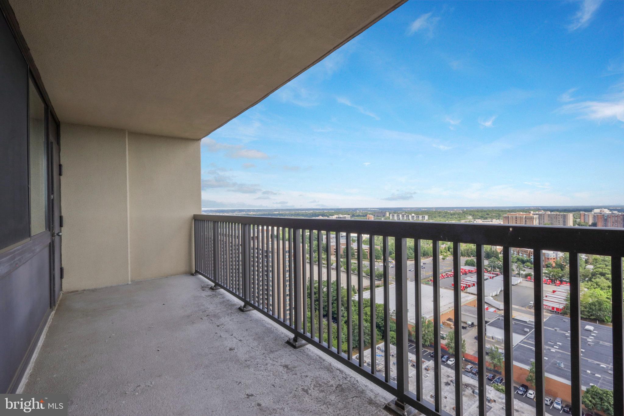 SKYLINE SQUARE CONDO - Residential