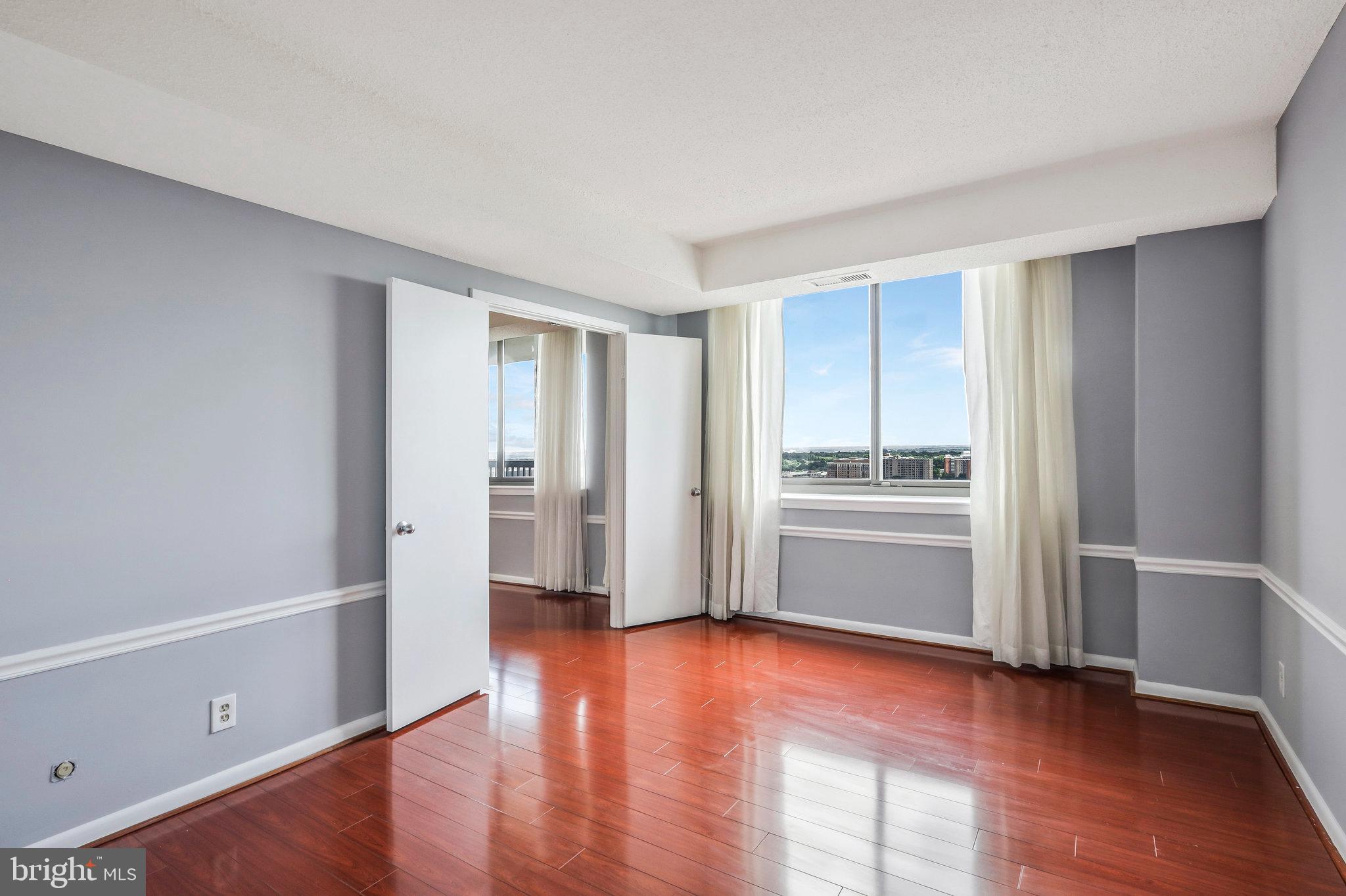 SKYLINE SQUARE CONDO - Residential