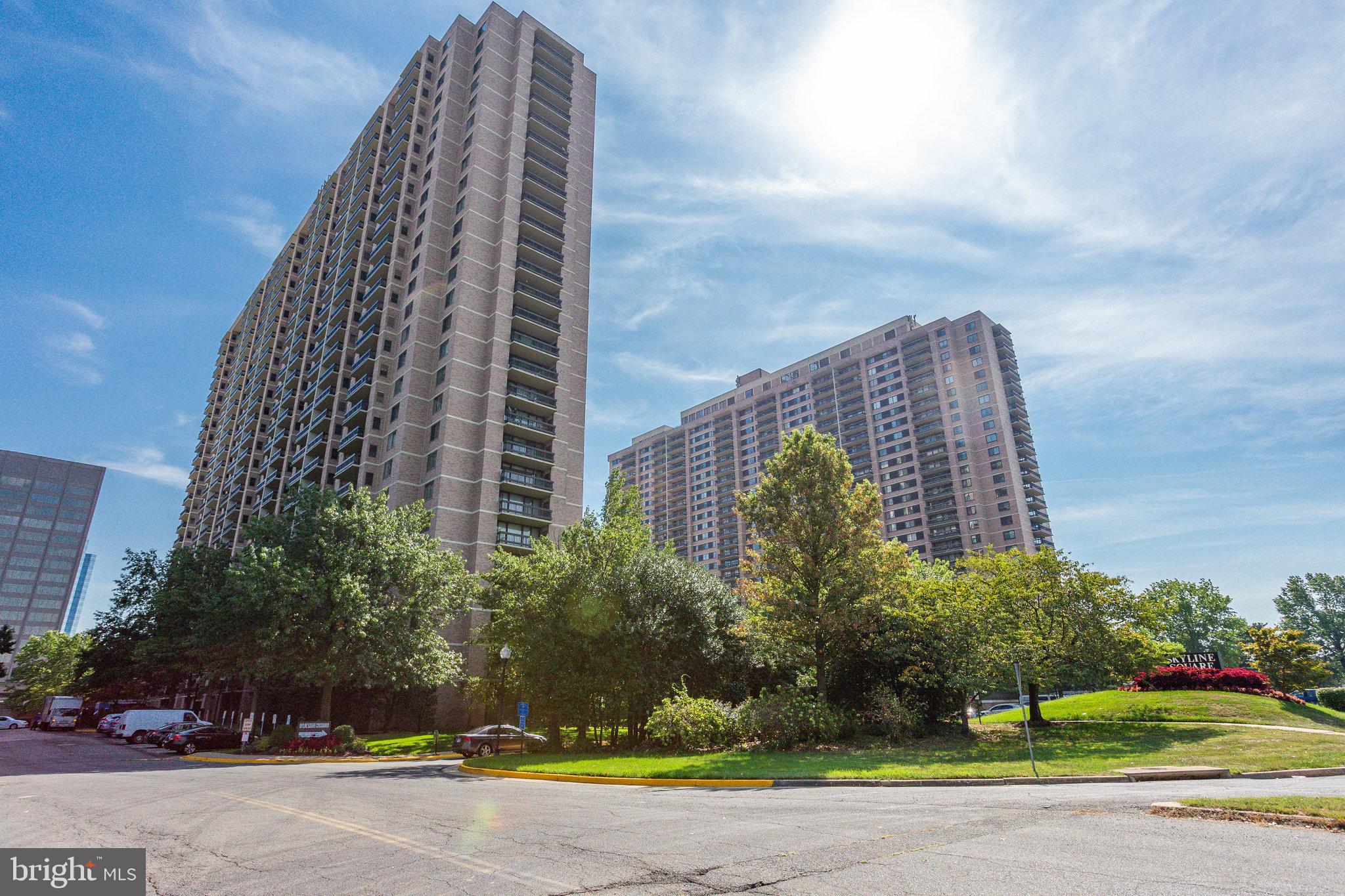 SKYLINE SQUARE CONDO - Residential