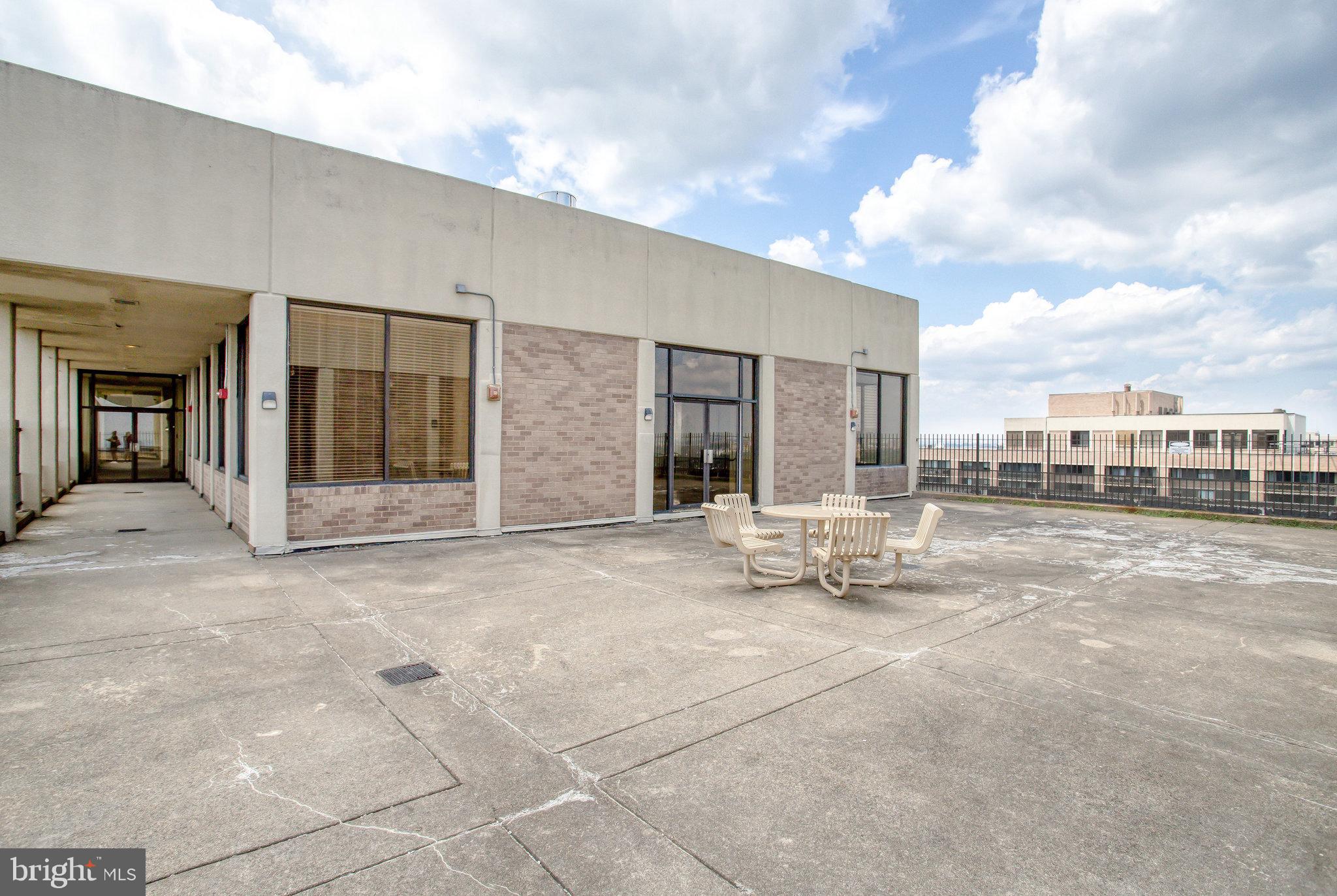 SKYLINE SQUARE CONDO - Residential