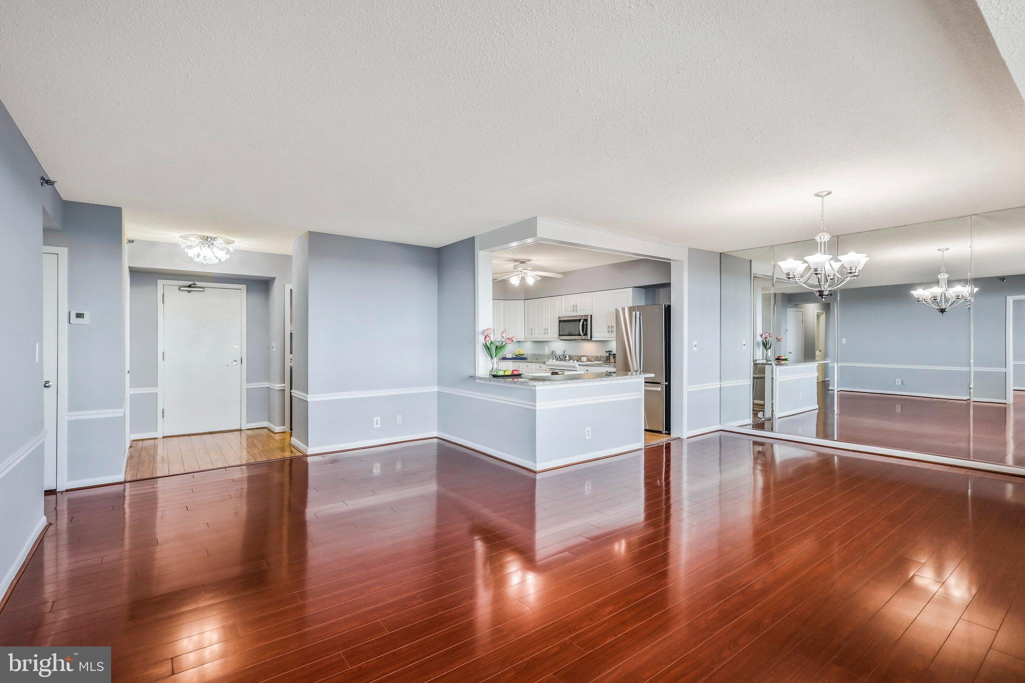 SKYLINE SQUARE CONDO - Residential