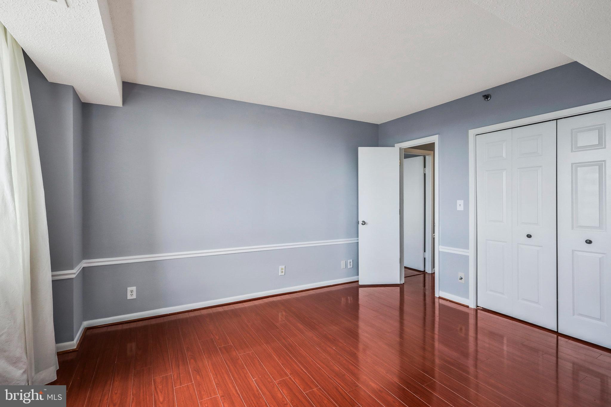 SKYLINE SQUARE CONDO - Residential