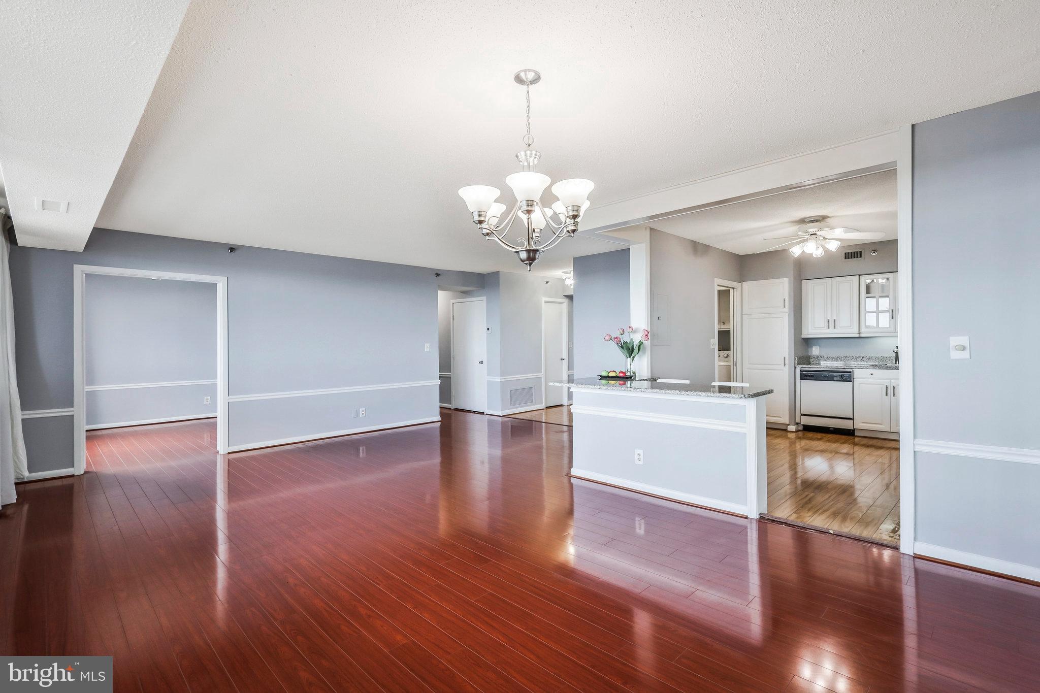 SKYLINE SQUARE CONDO - Residential