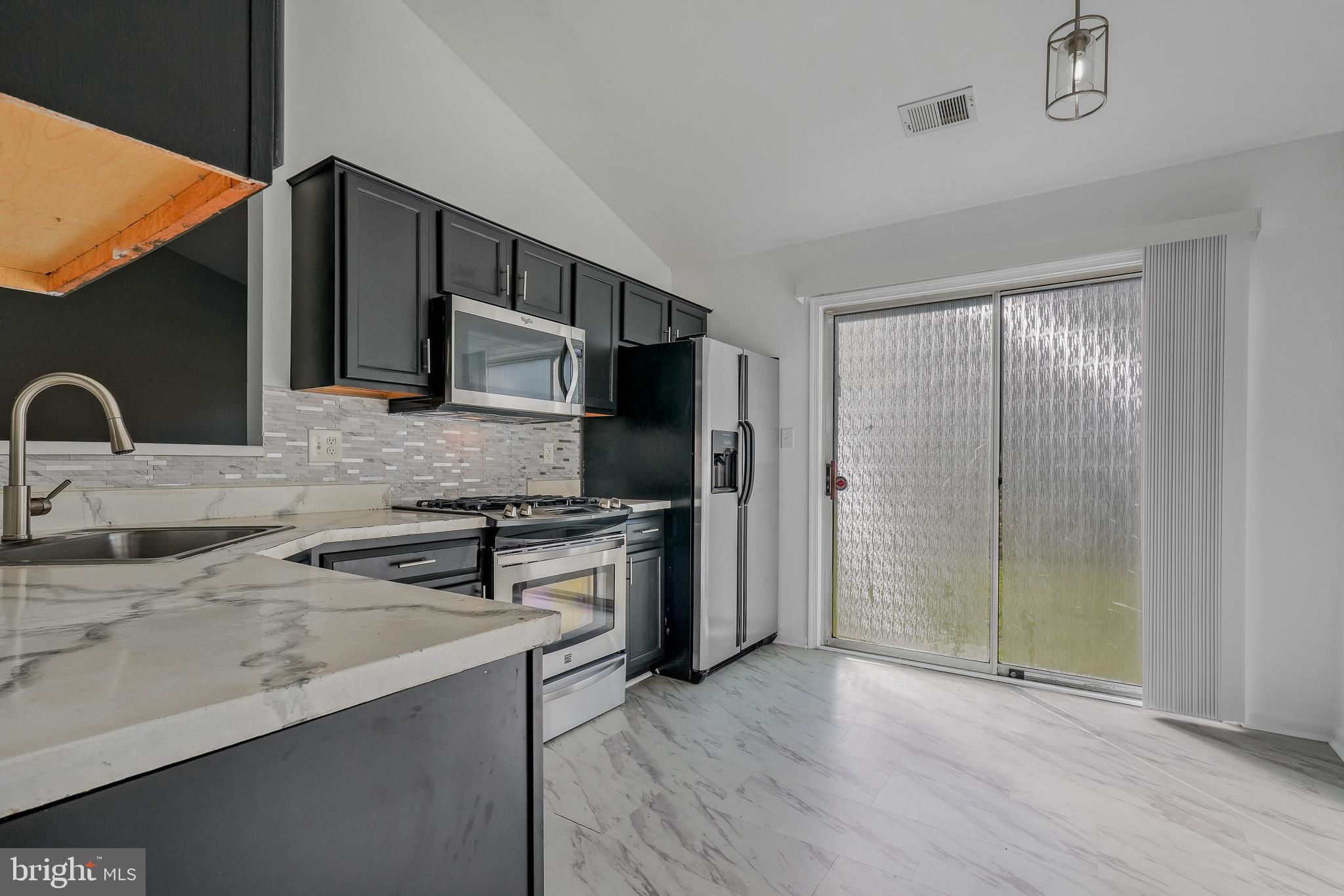 CROTONA PARK - Residential Lease