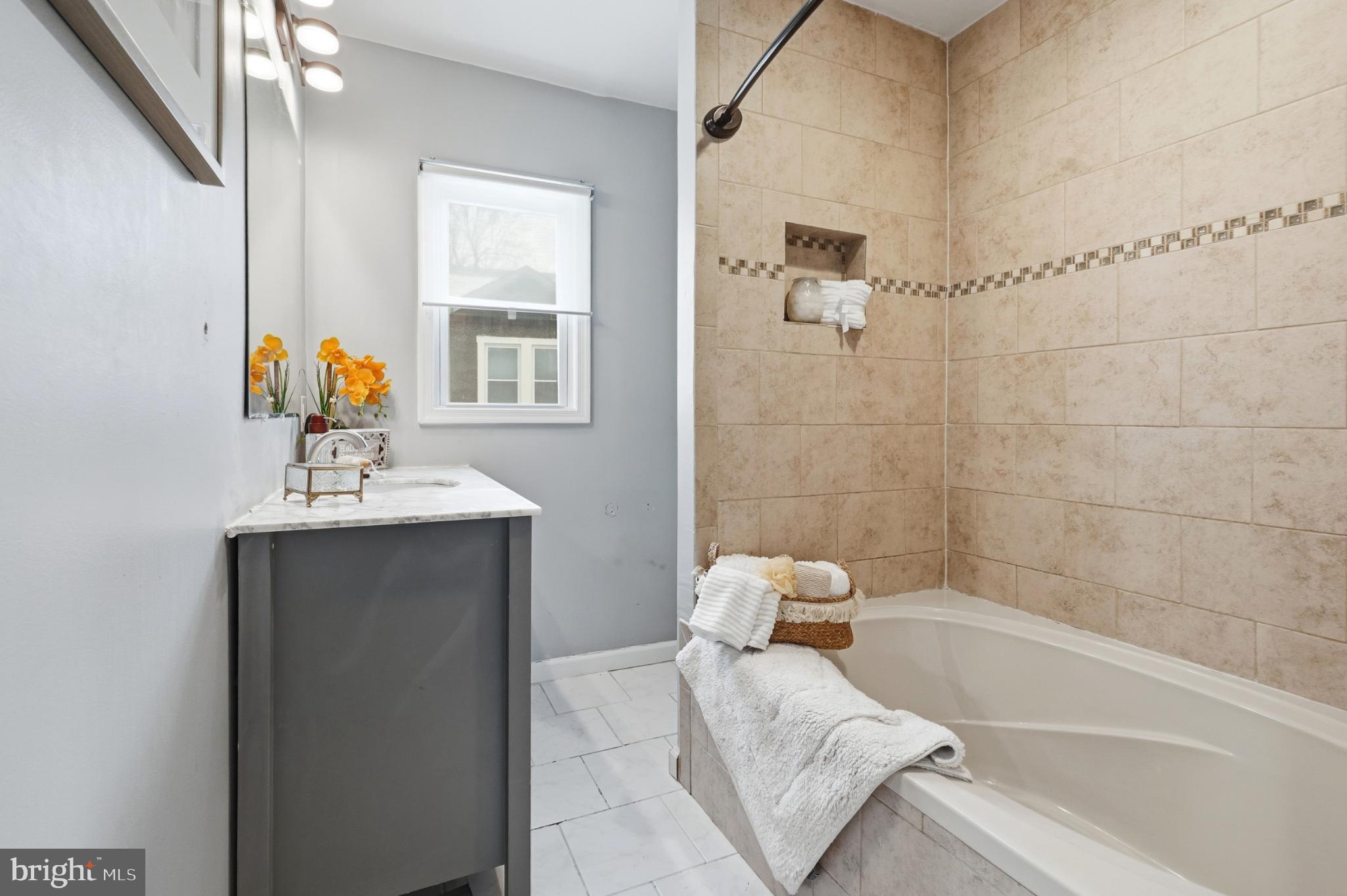 WINDSOR HILLS - Residential