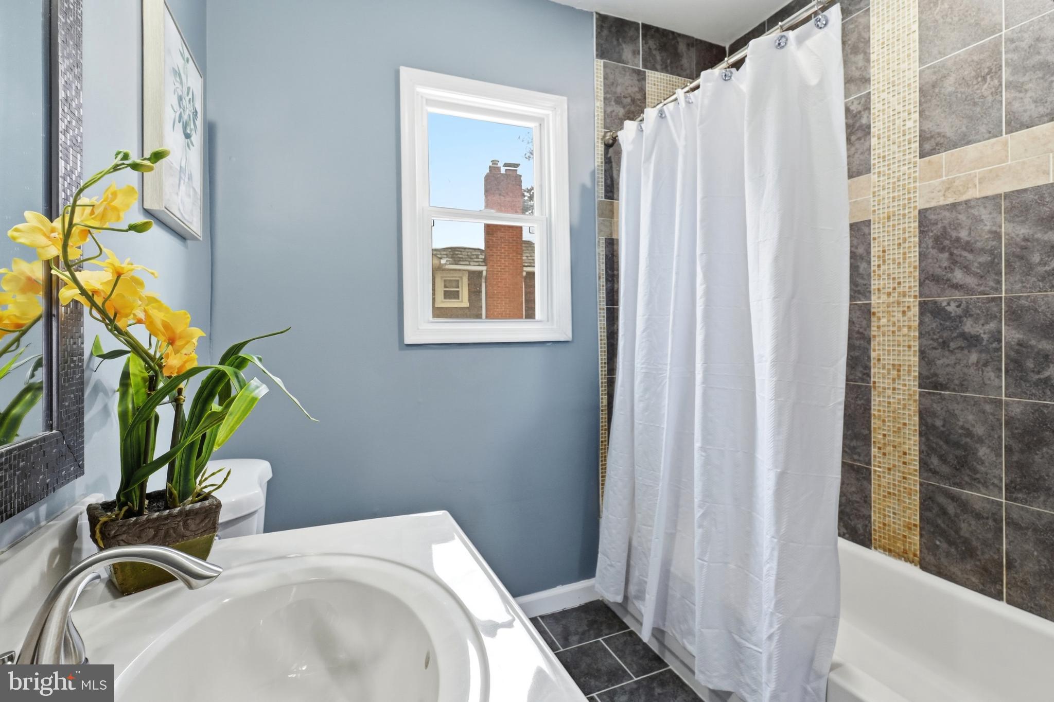 WINDSOR HILLS - Residential