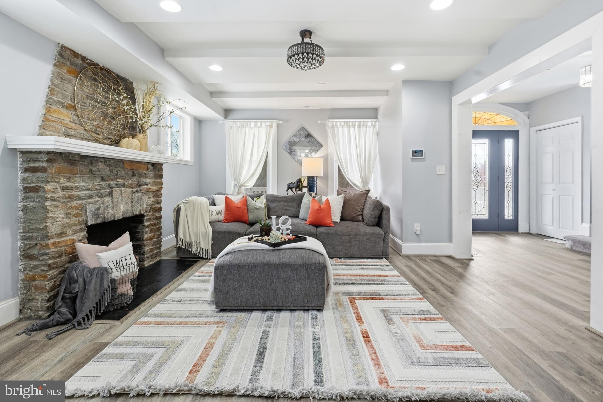 WINDSOR HILLS - Residential