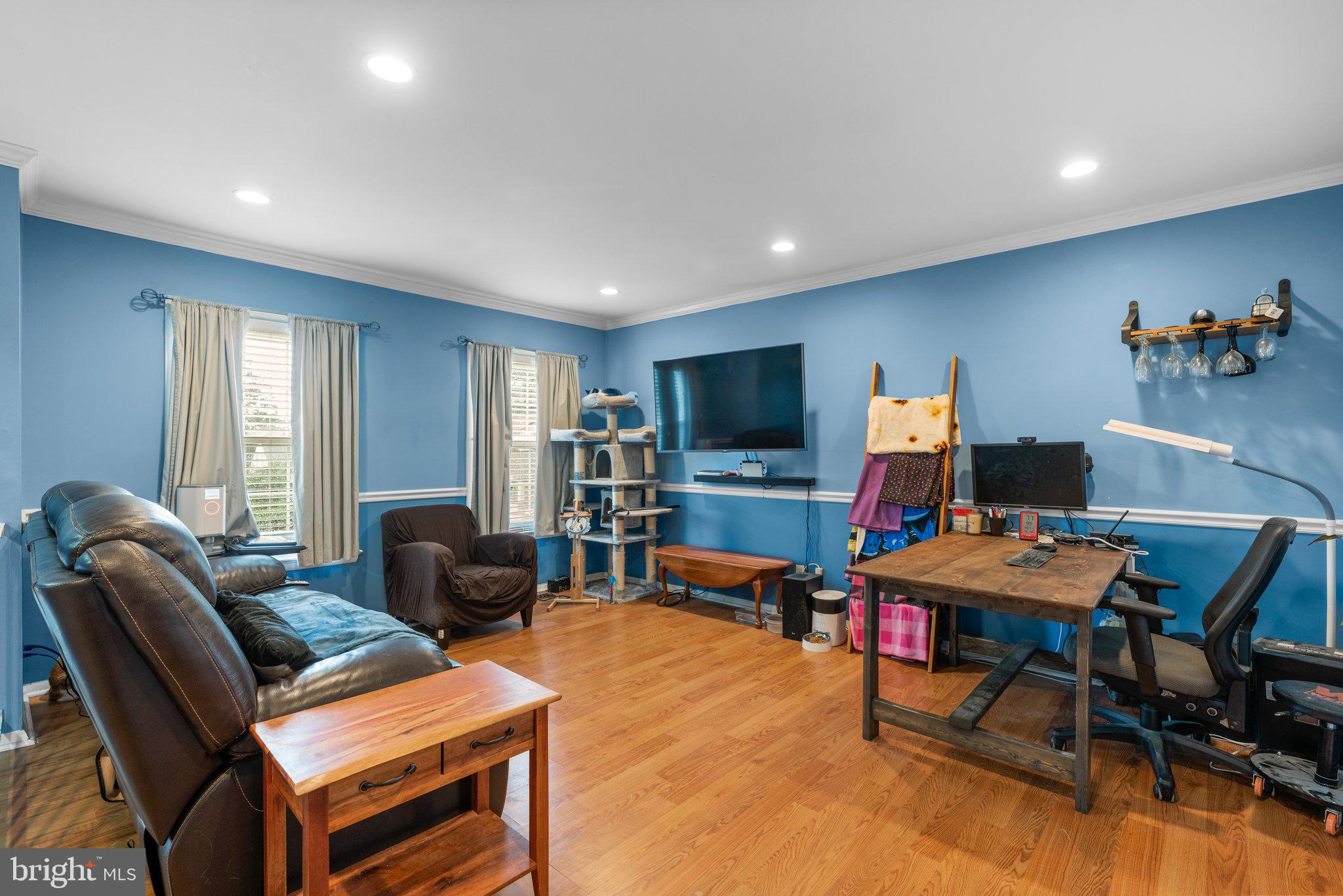 CATONSVILLE MANOR - Residential