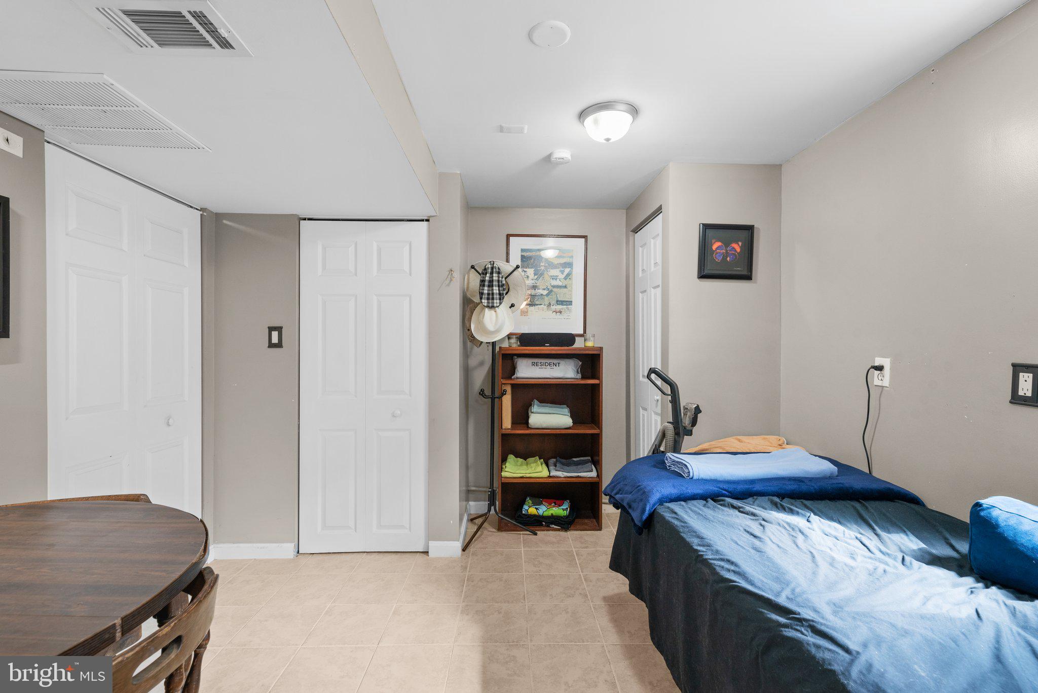 CATONSVILLE MANOR - Residential