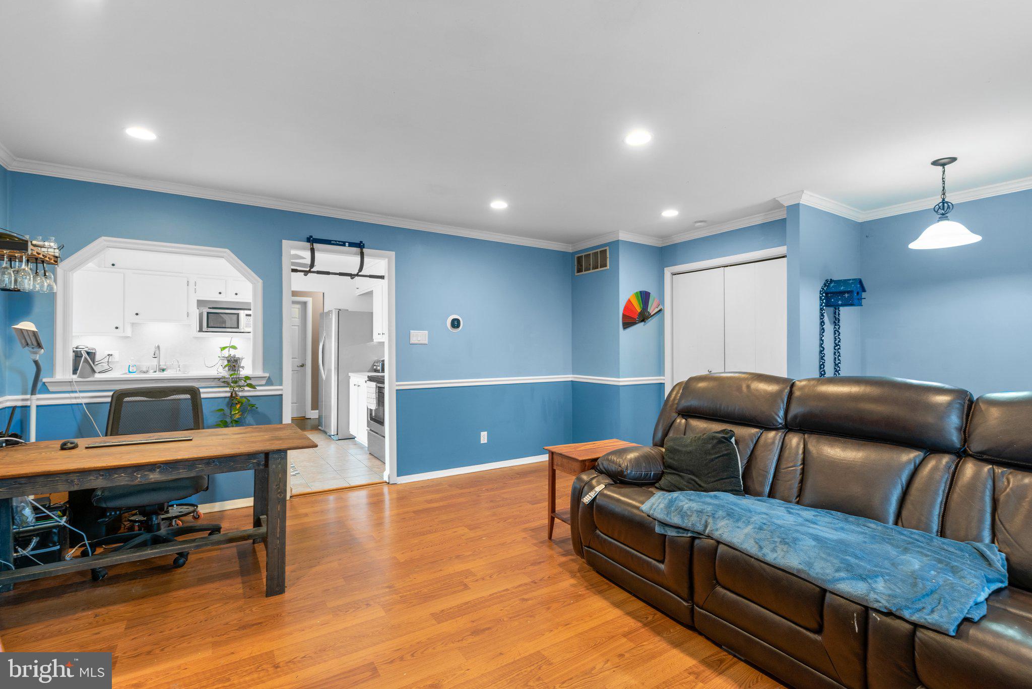 CATONSVILLE MANOR - Residential