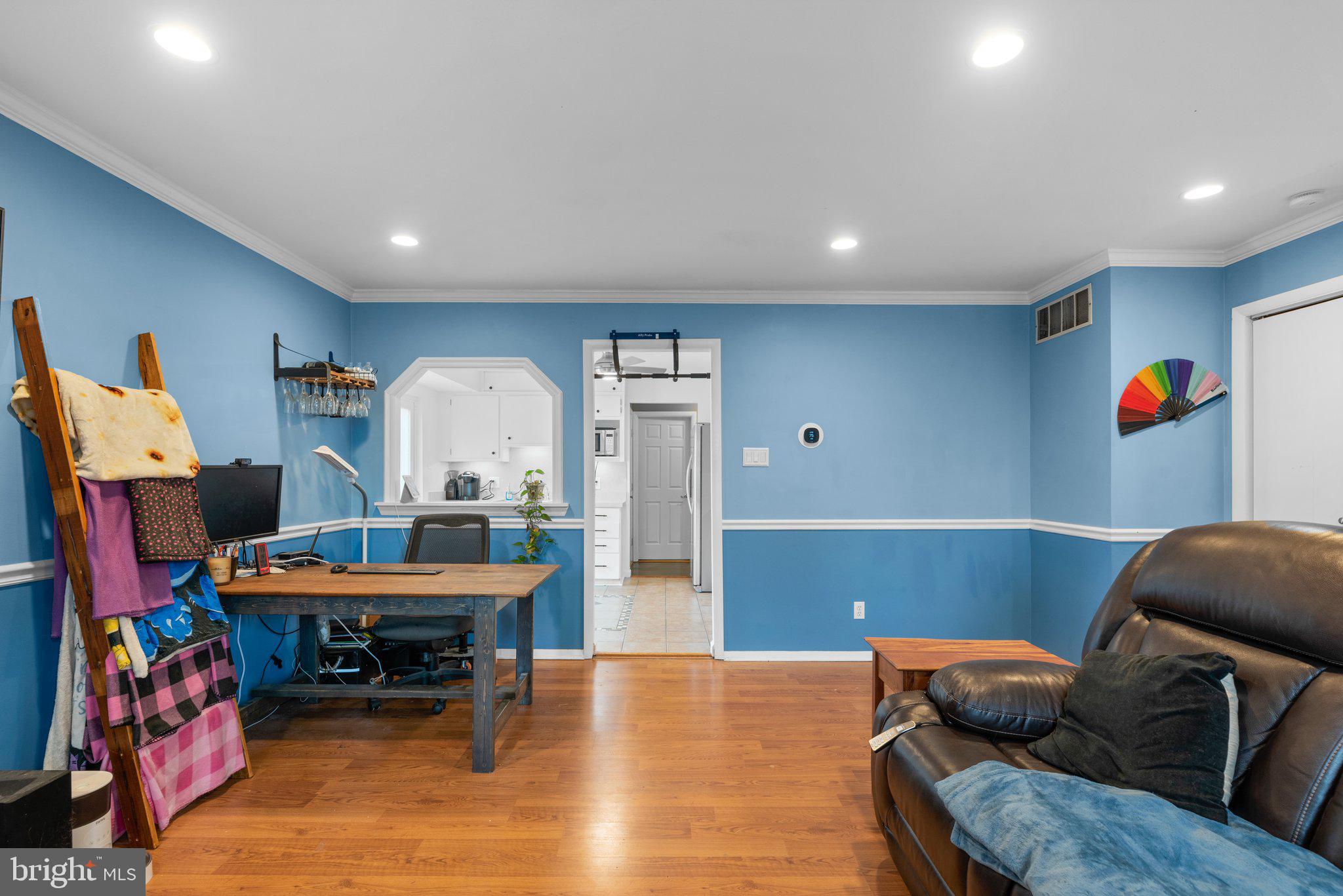 CATONSVILLE MANOR - Residential