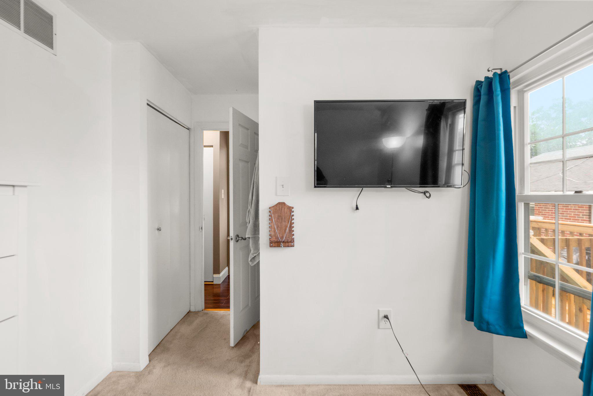 CATONSVILLE MANOR - Residential