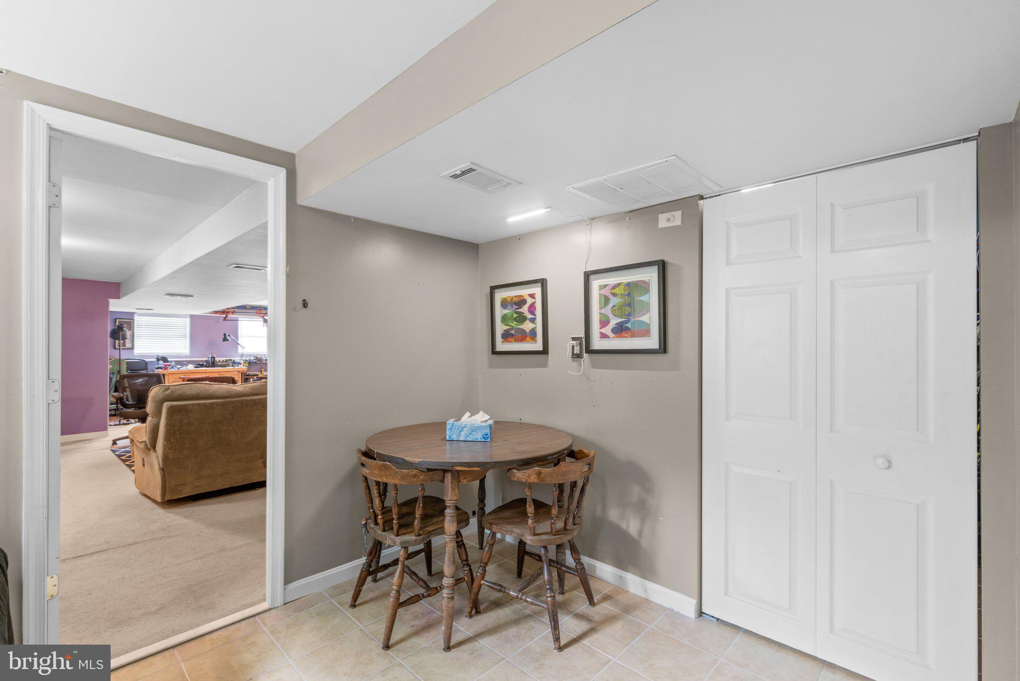 CATONSVILLE MANOR - Residential