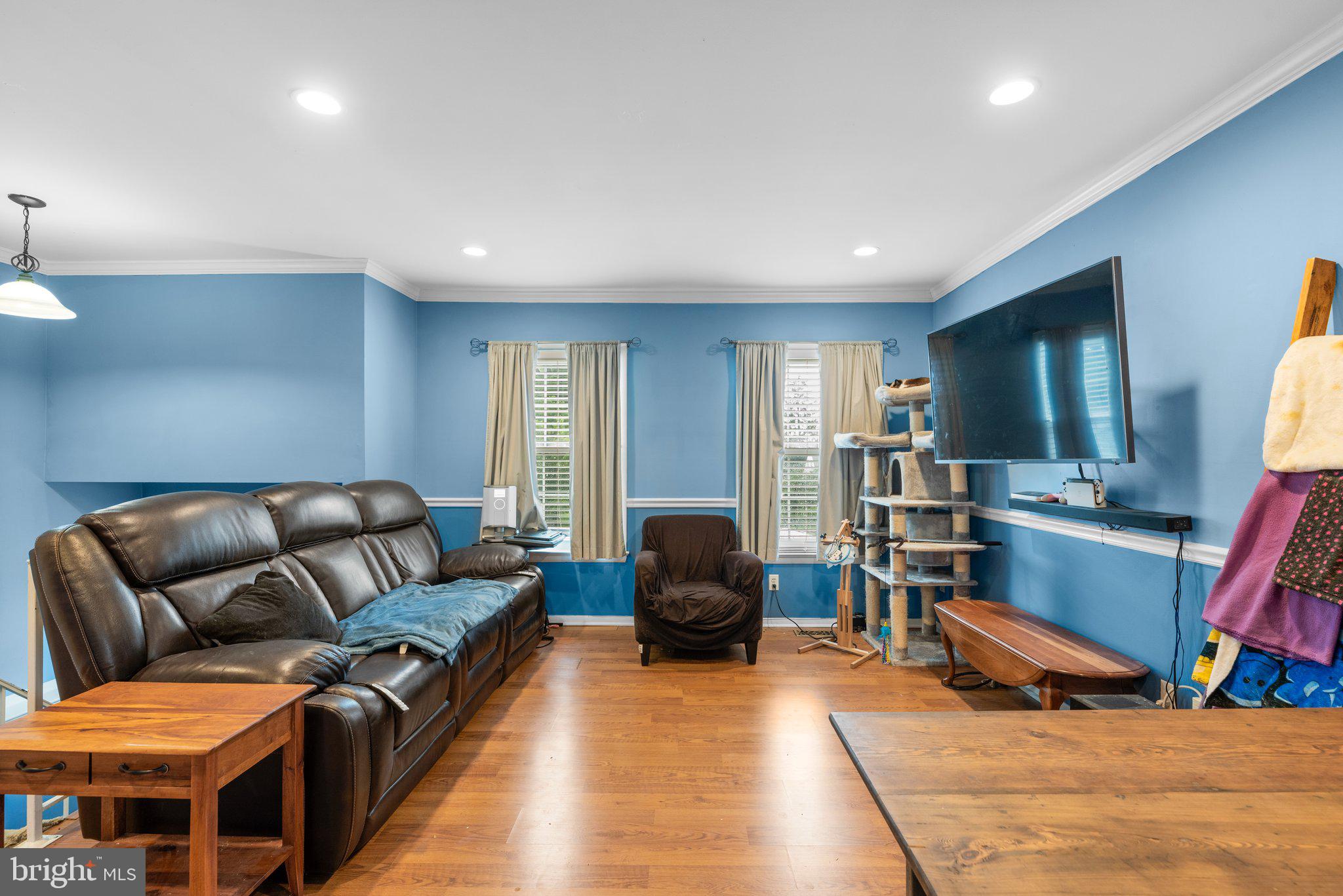 CATONSVILLE MANOR - Residential