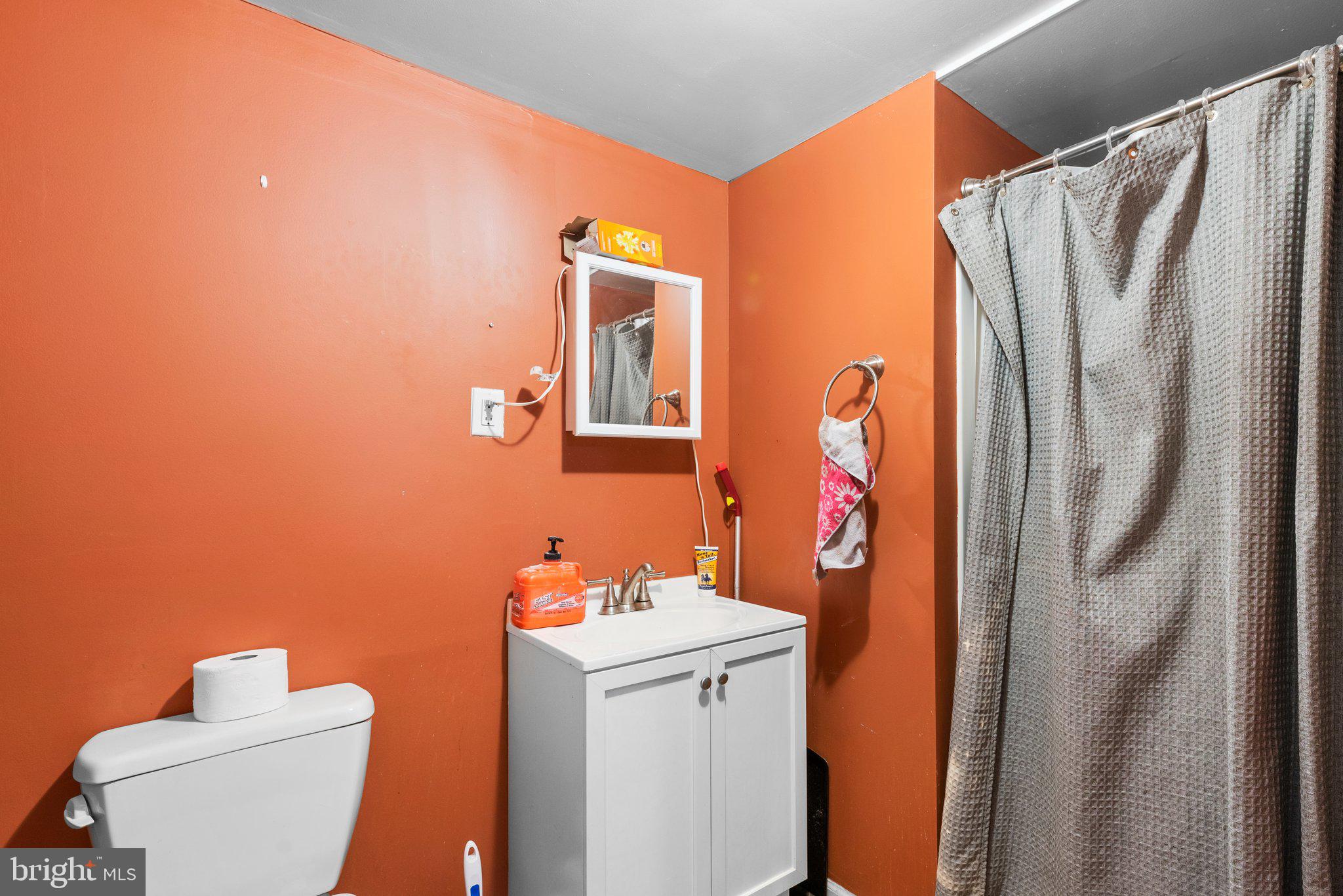 CATONSVILLE MANOR - Residential