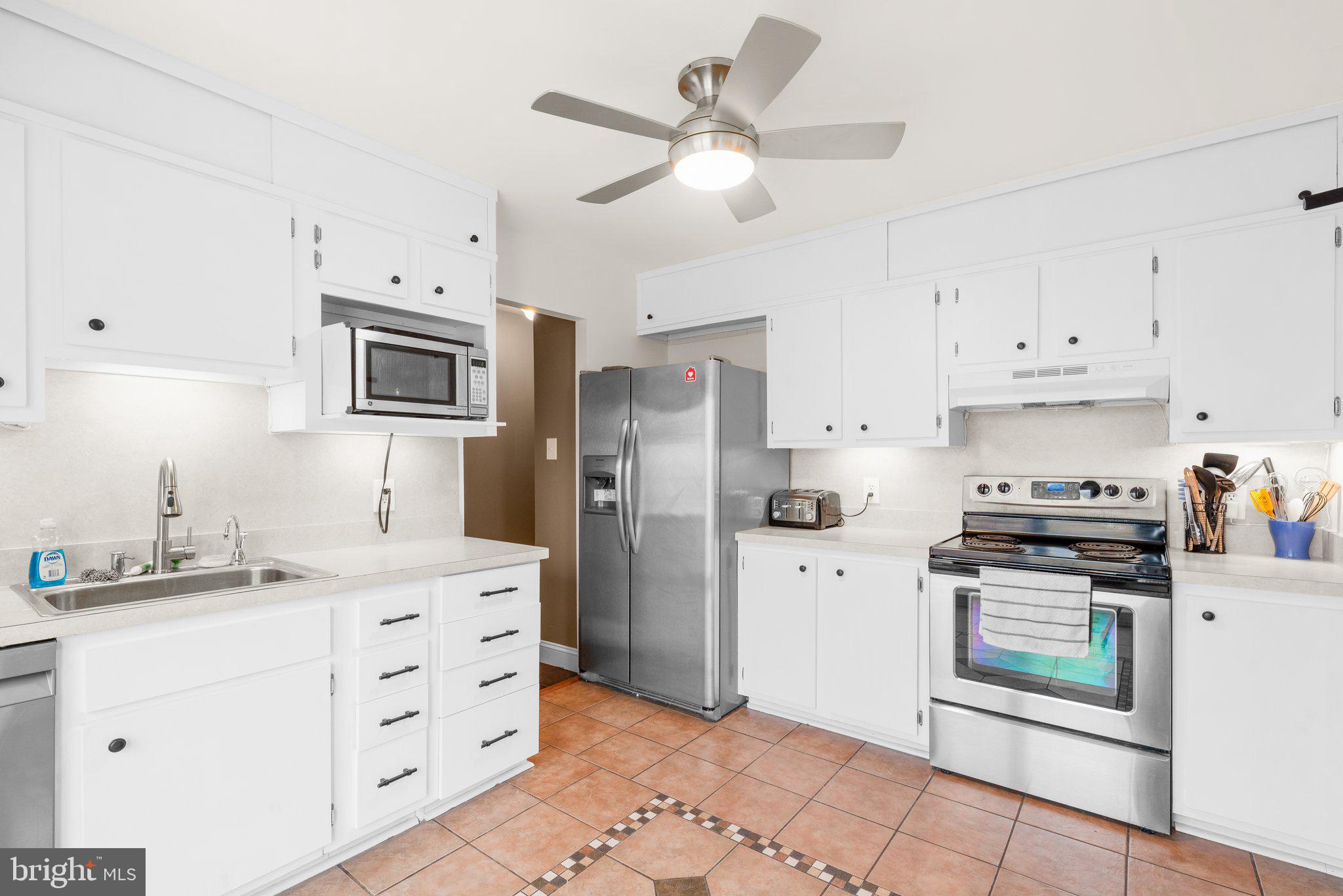 CATONSVILLE MANOR - Residential