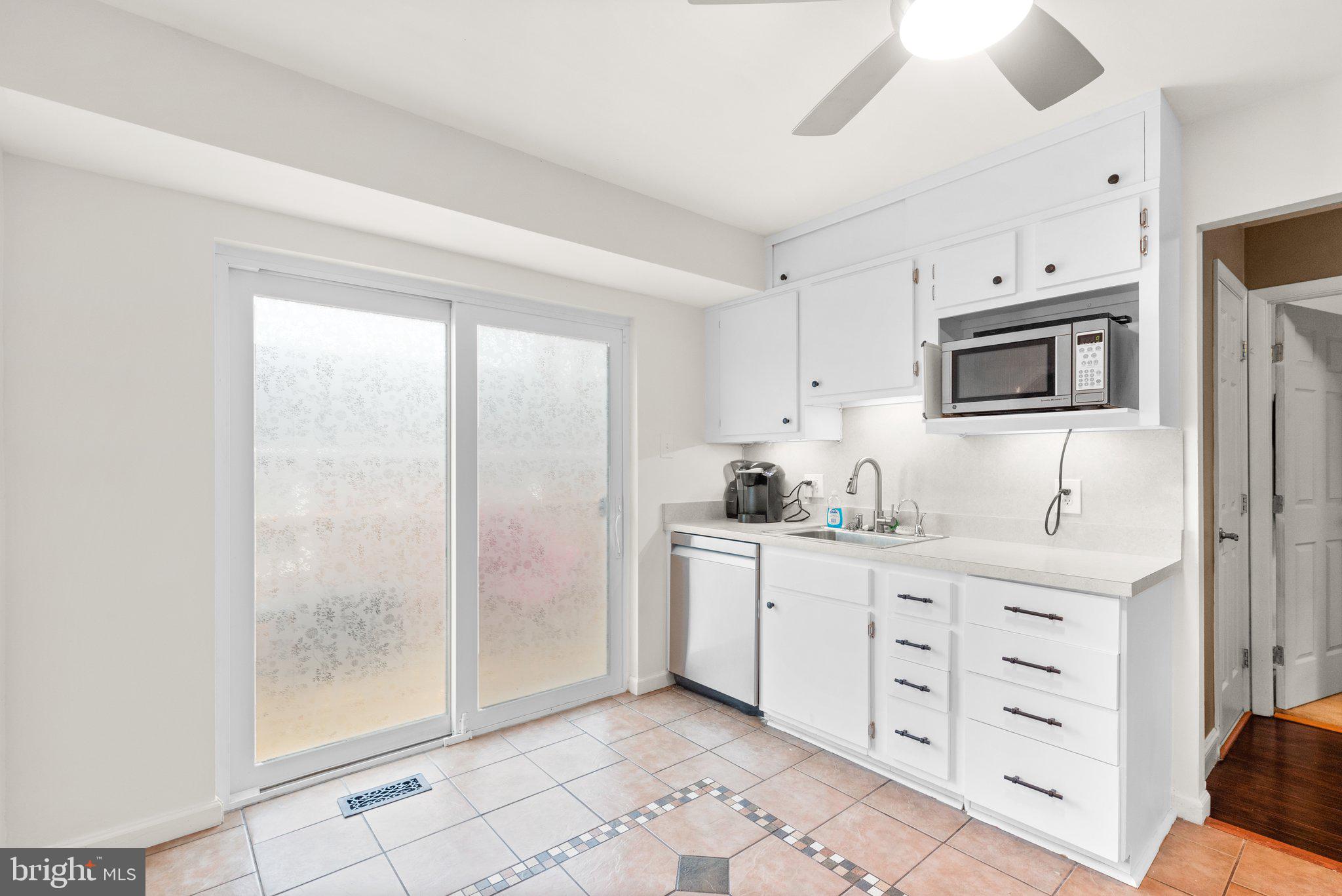 CATONSVILLE MANOR - Residential